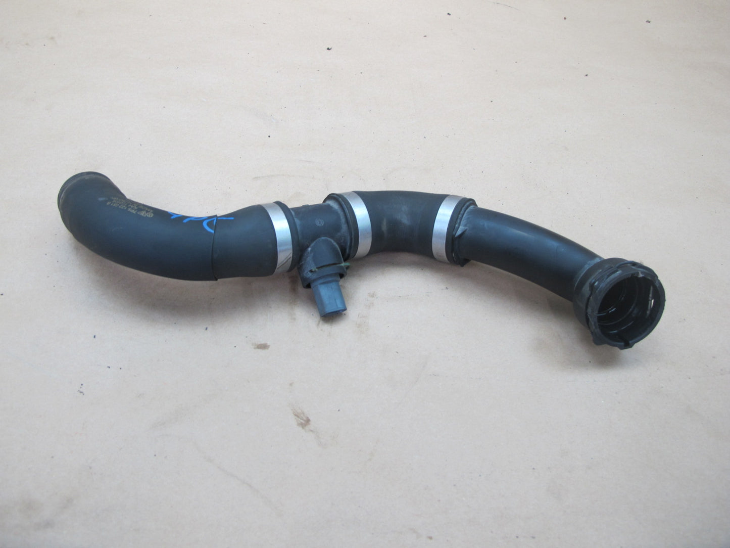 2011-2014 Porsche Cayenne 4.8L Engine Radiator Hose Pipe Line Set of 2