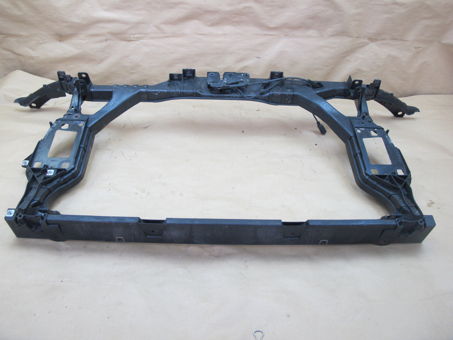 08-17 Audi 8T A5 S5 A4 S4 Engine Radiator Core Support Frame Bracket OEM