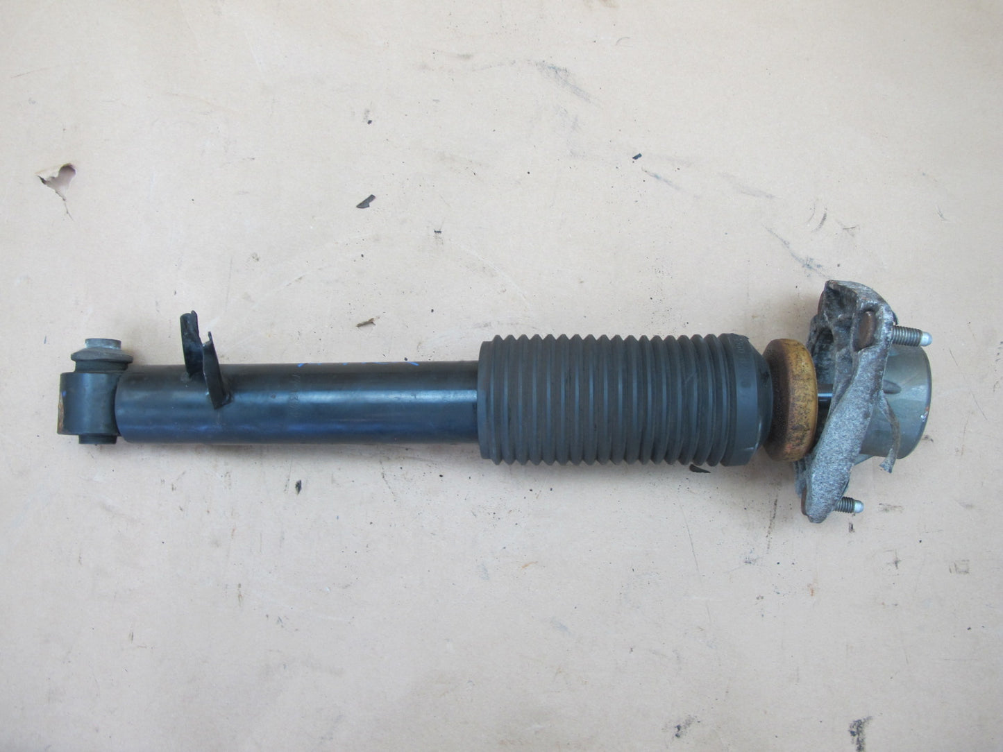 14-18 BMW F15 F16 X5 X6 Rear Right Strut Shock Absorber 6867866 OEM