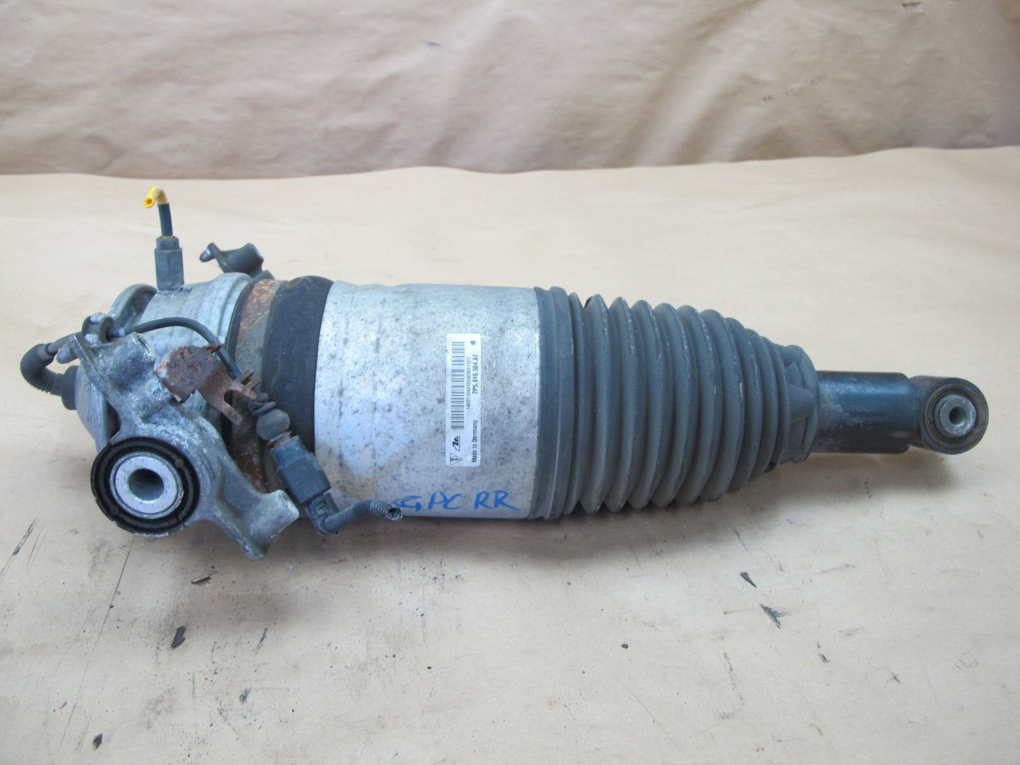 2013-2018 Porsche Cayenne 958 GTS Rear Right Side Air Strut Shock Absorber Assy