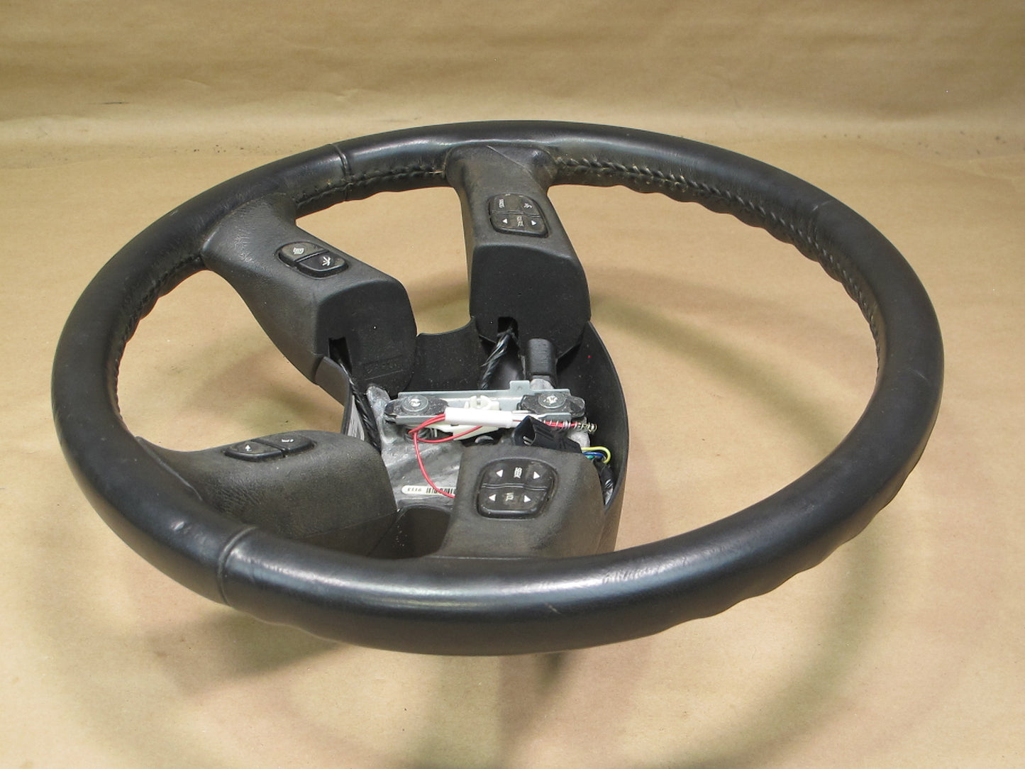 2003-2007 Hummer H2 Leather Steering w Controls 10364488