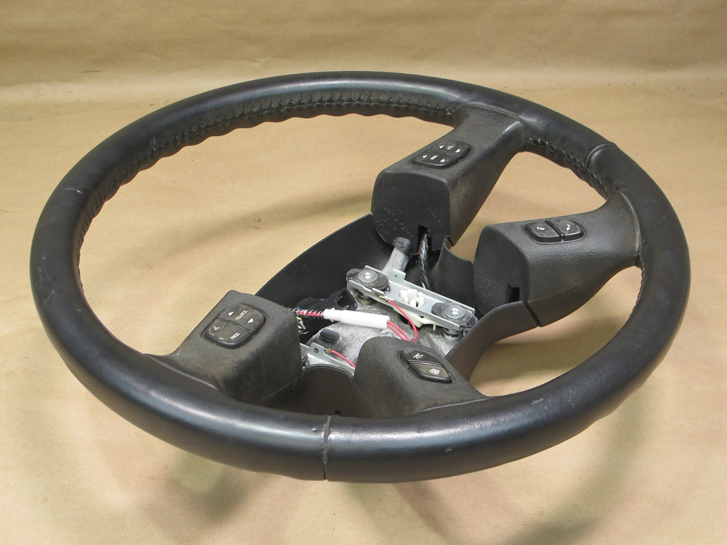 2003-2007 Hummer H2 Leather Steering w Controls 10364488