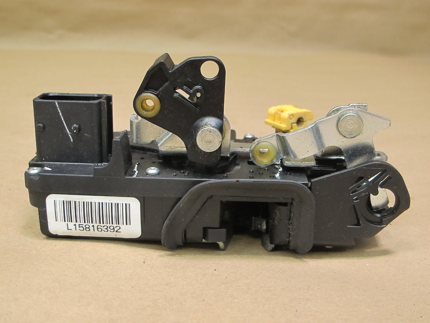 2003-2007 Hummer H2 Front Left Door Lock Latch Actuator 15816392