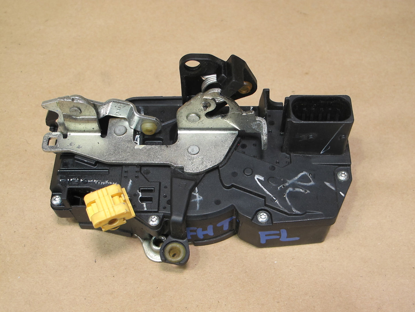 2003-2007 Hummer H2 Front Left Door Lock Latch Actuator 15816392