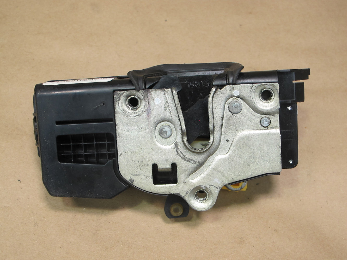 2003-2007 Hummer H2 Front Left Door Lock Latch Actuator 15816392