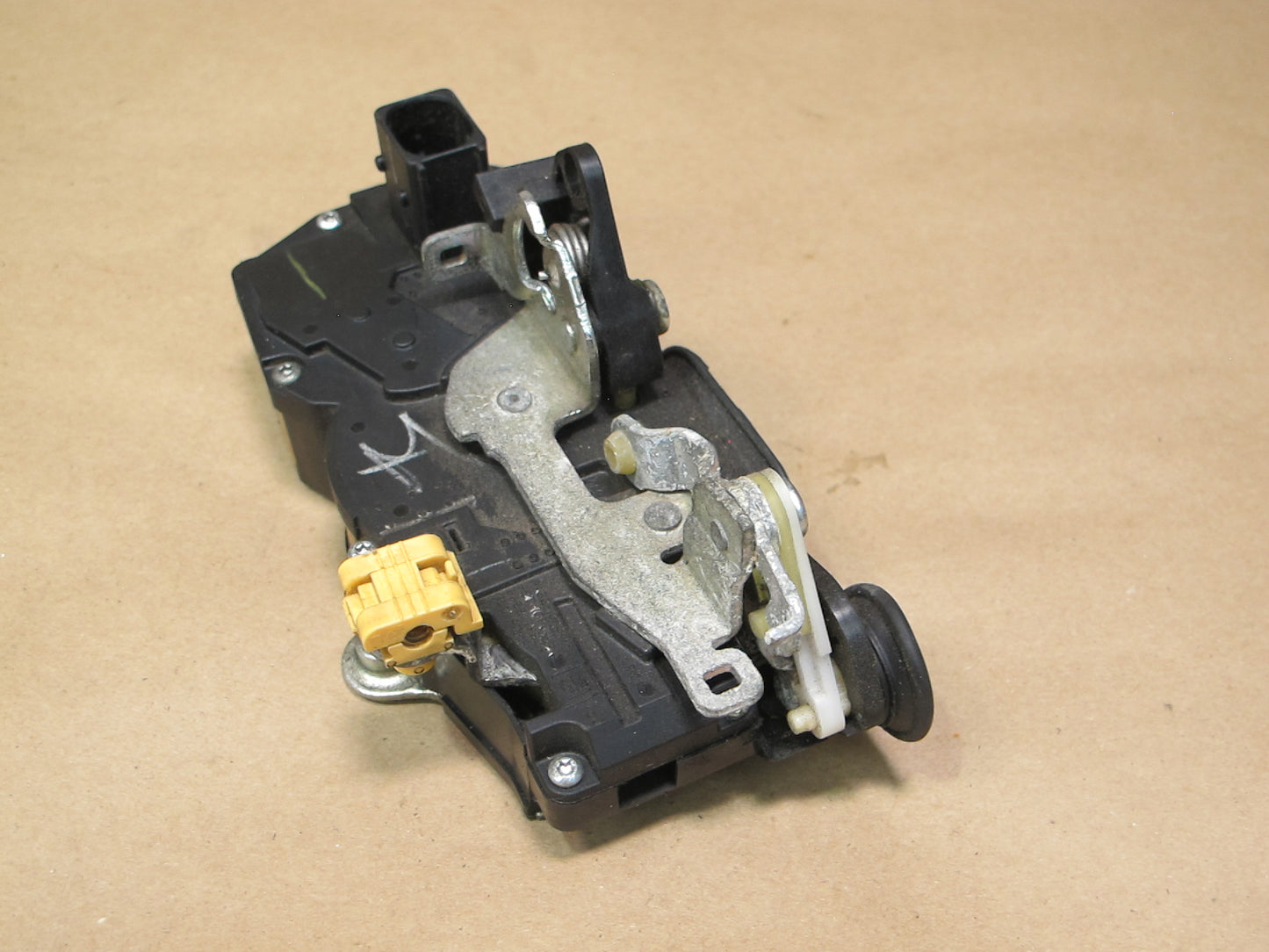 2003-2007 Hummer H2 Rear Right Door Lock Latch Actuator 15816391