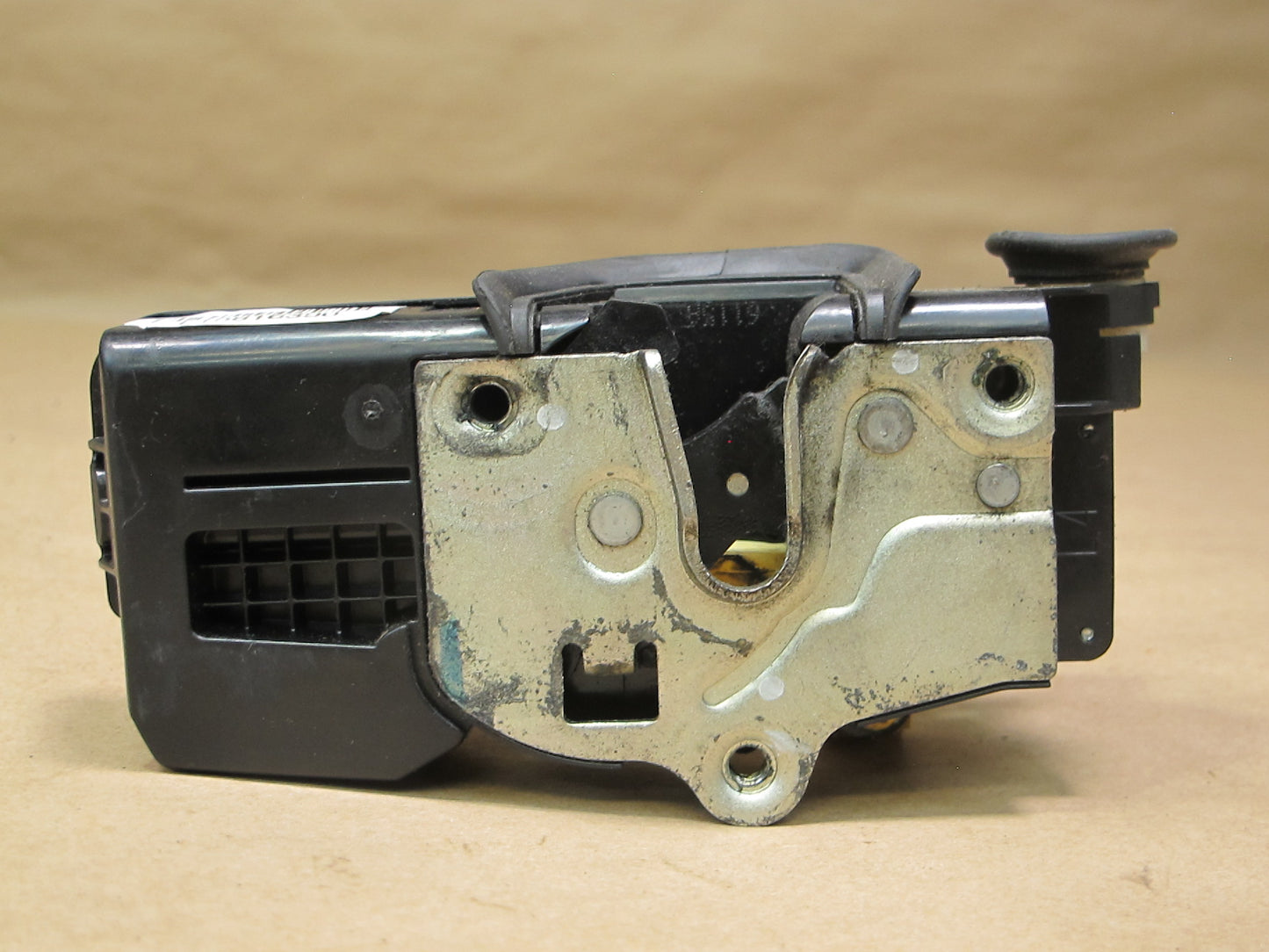 2003-2007 Hummer H2 Rear Left Door Lock Latch Actuator 15816390