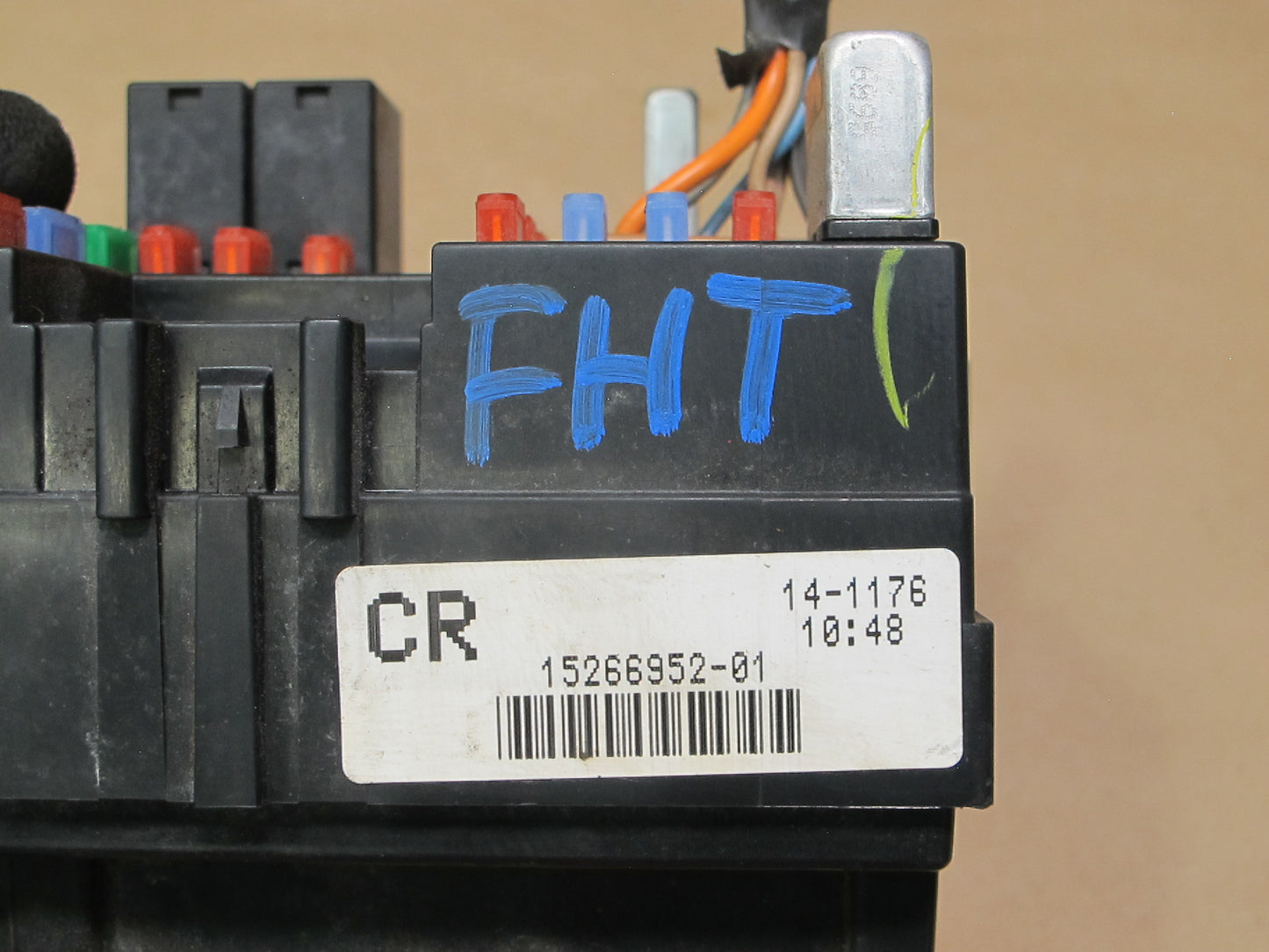 2003-2007 Hummer H2 Dash Interior Junction Fuse Relay Box 15266952