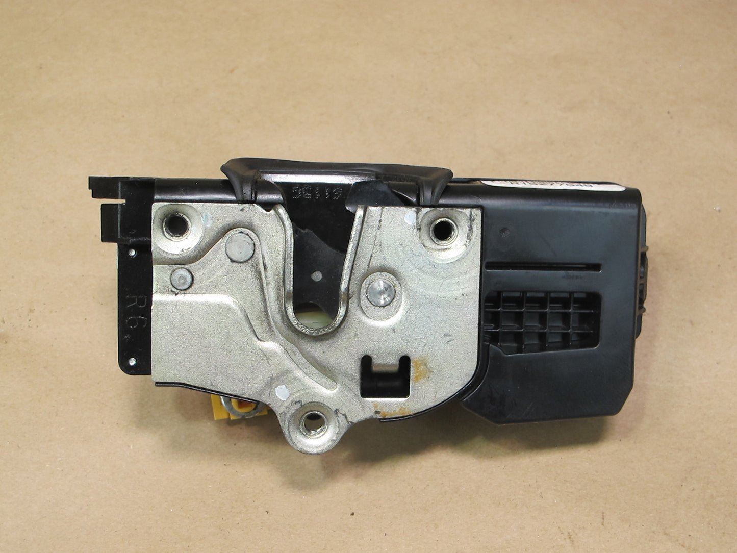 2003-2007 Hummer H2 Front Right Door Lock Latch Actuator 15277648