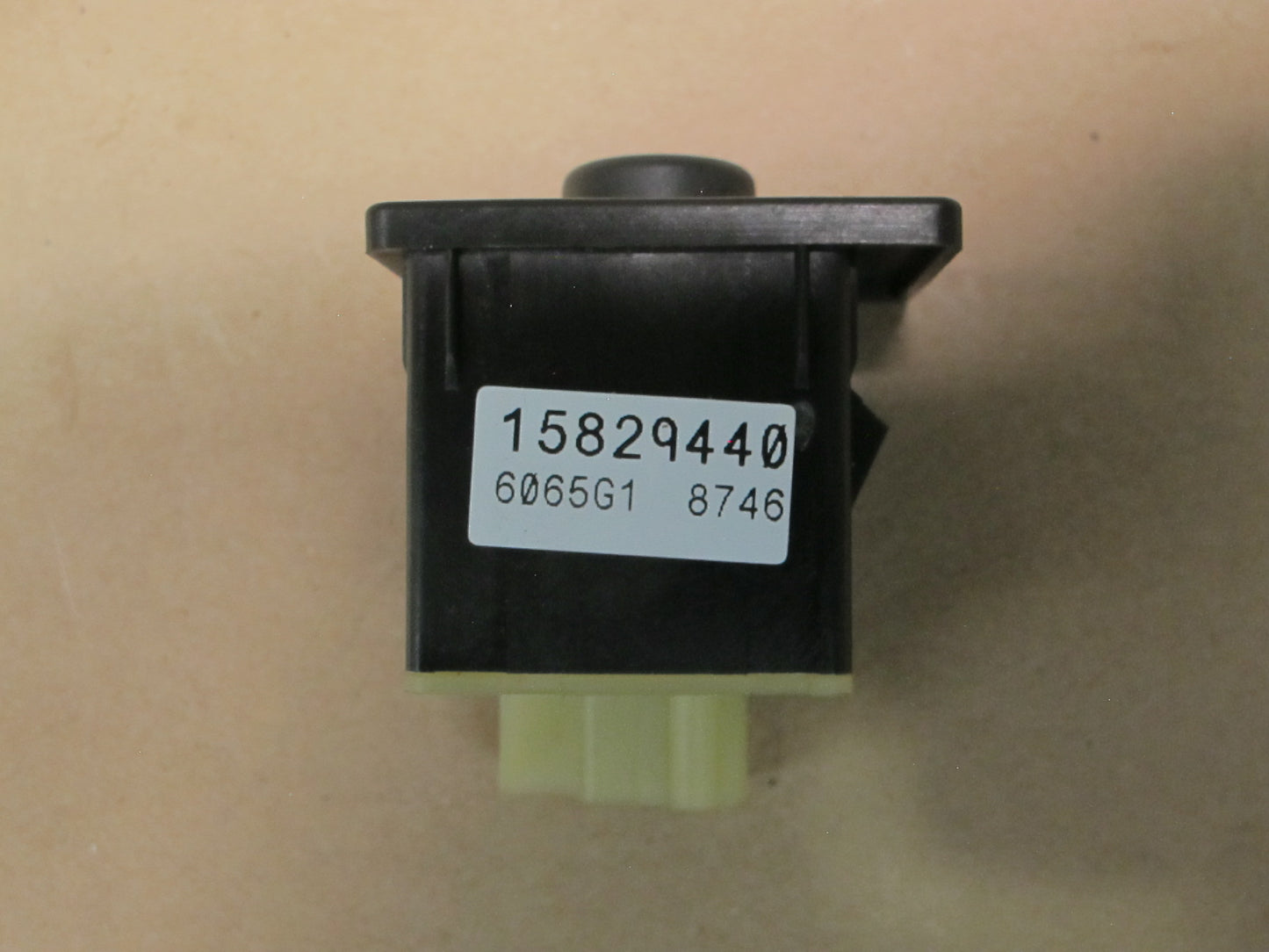 2003-2007 Hummer H2 Height Control Button Switch 15829440