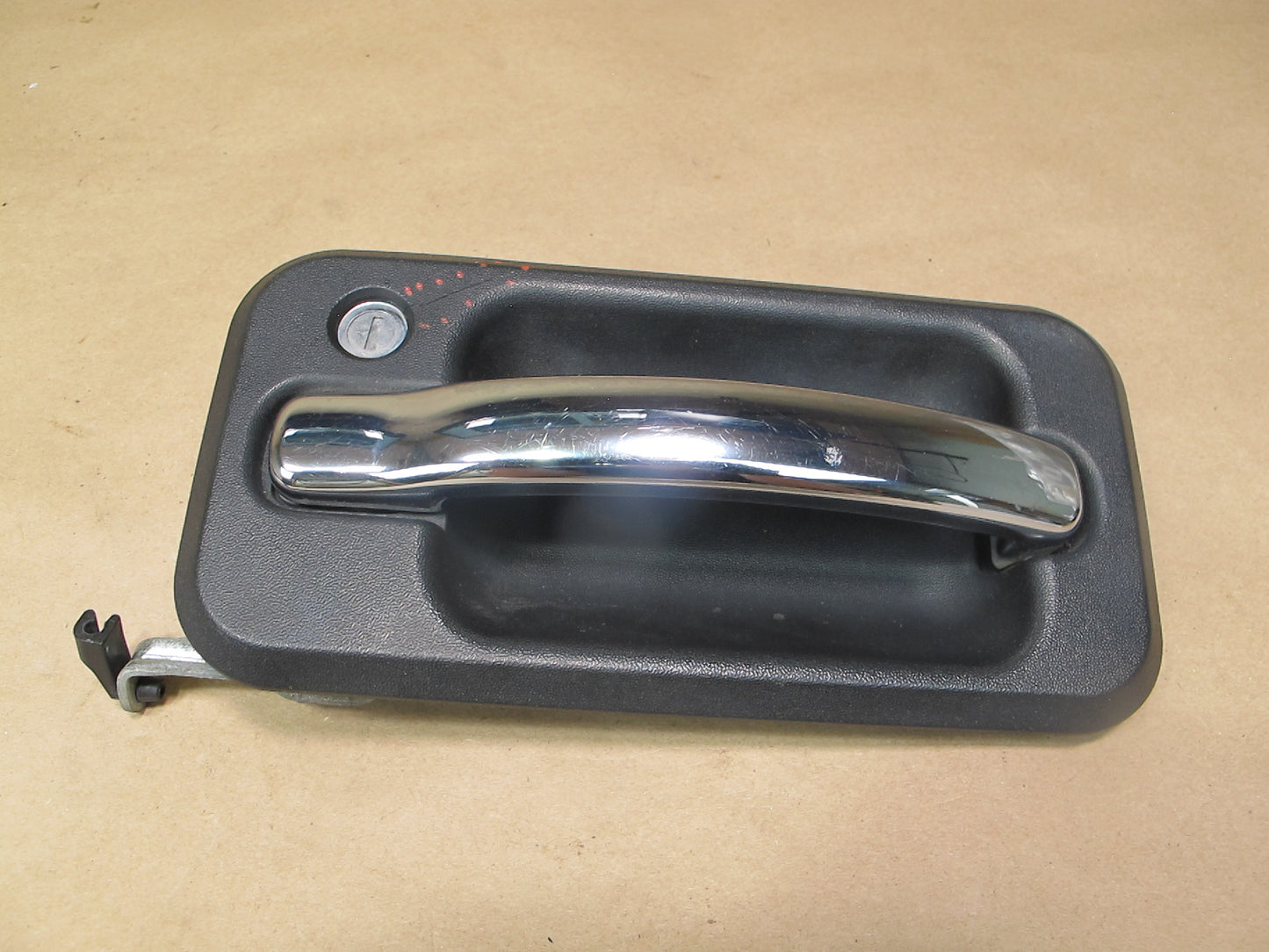 2003-2007 Hummer H2 Front Left Door Exterior Handle w KEY