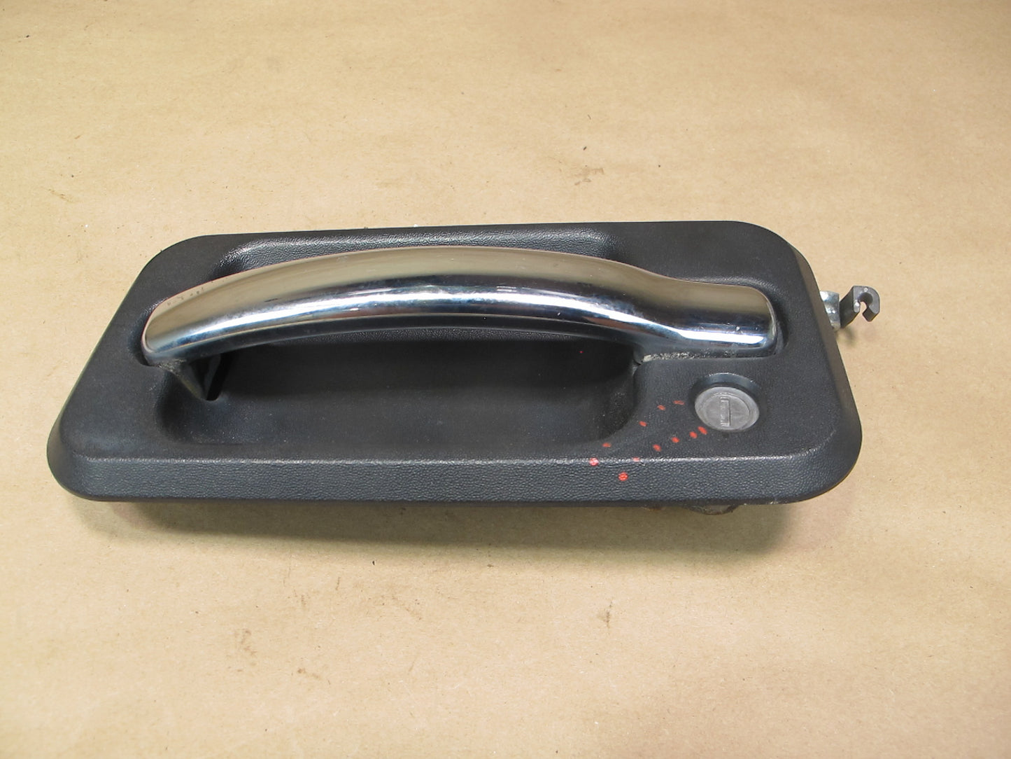 2003-2007 Hummer H2 Front Left Door Exterior Handle w KEY