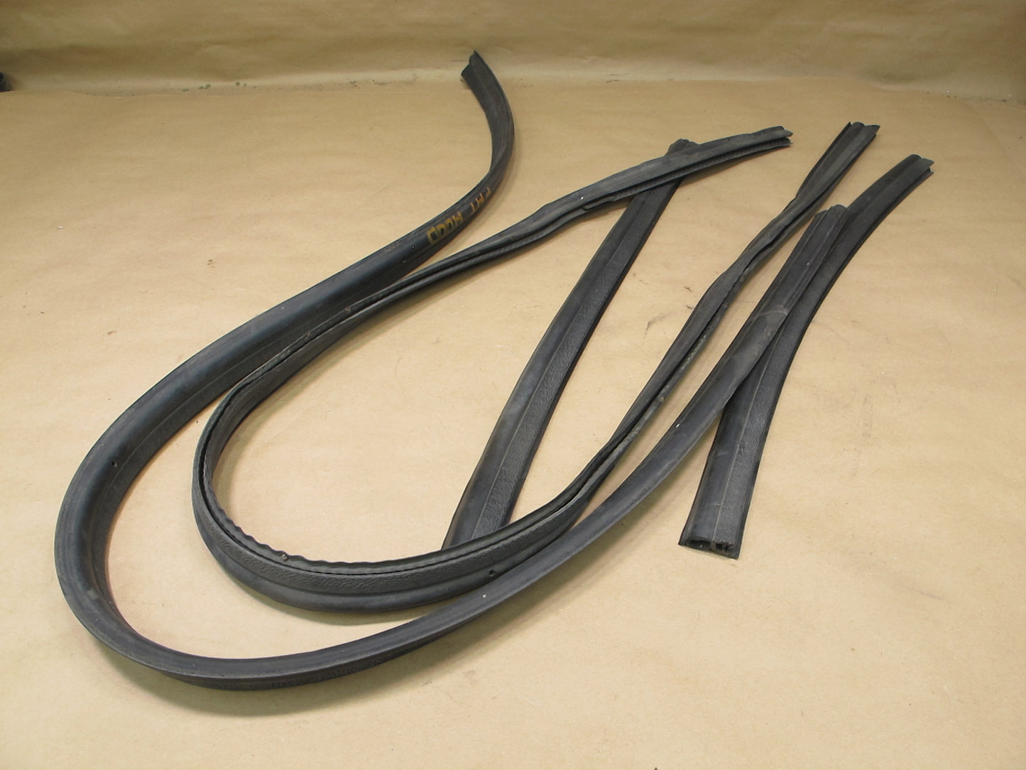 2003-2009 Hummer H2 Front Forward Rearward Hood Bonnet Weatherstrip Seal Set