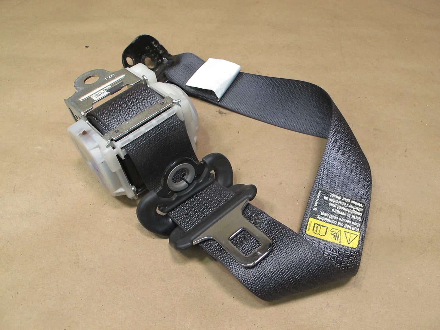 03-07 HUMMER H2 REAR LEFT DRIVER SIDE SEATBELT RETRACTOR OEM