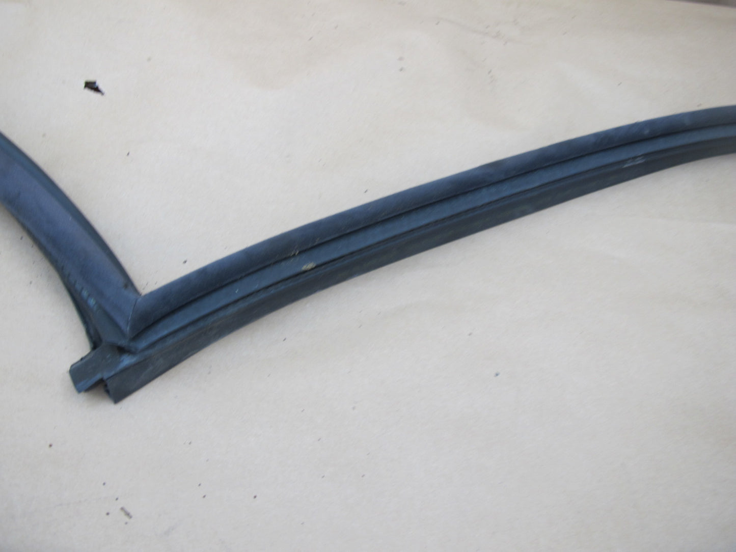 01-06 BMW E46 Coupe Right Door Weatherstrip Rubber Seal OEM