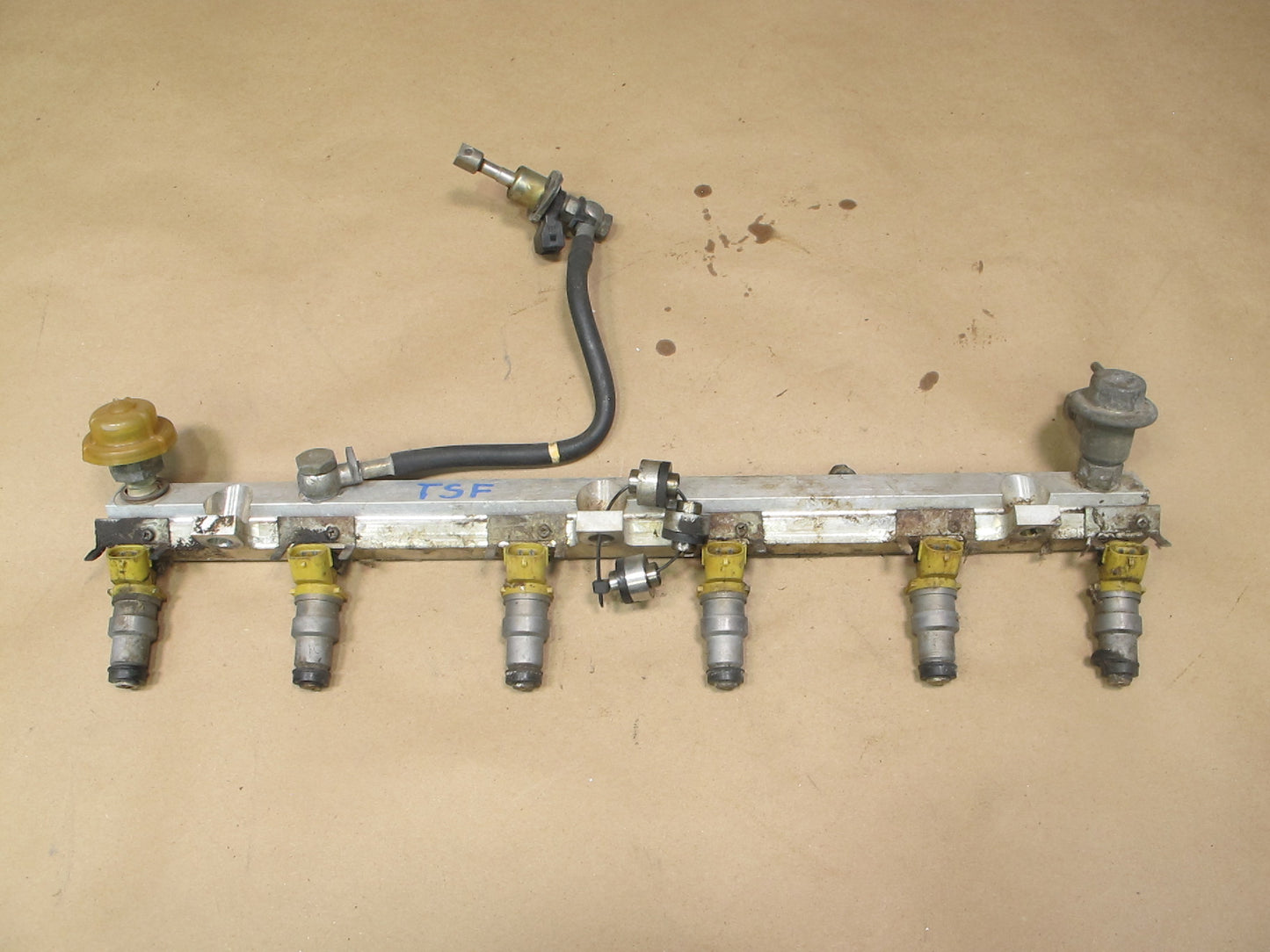 86-88 Toyota Supra MK3 7MGE Fuel Rail With Ingectors & Pressure Regulator OEM