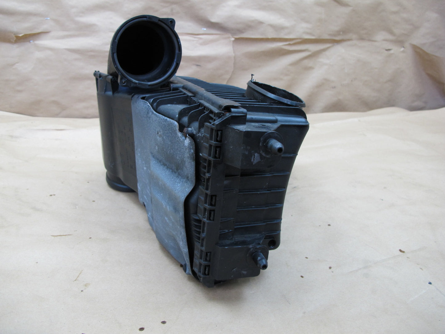 2003-2006 Porsche Cayenne 955 Turbo Left Air Intake Cleaner Filter Box