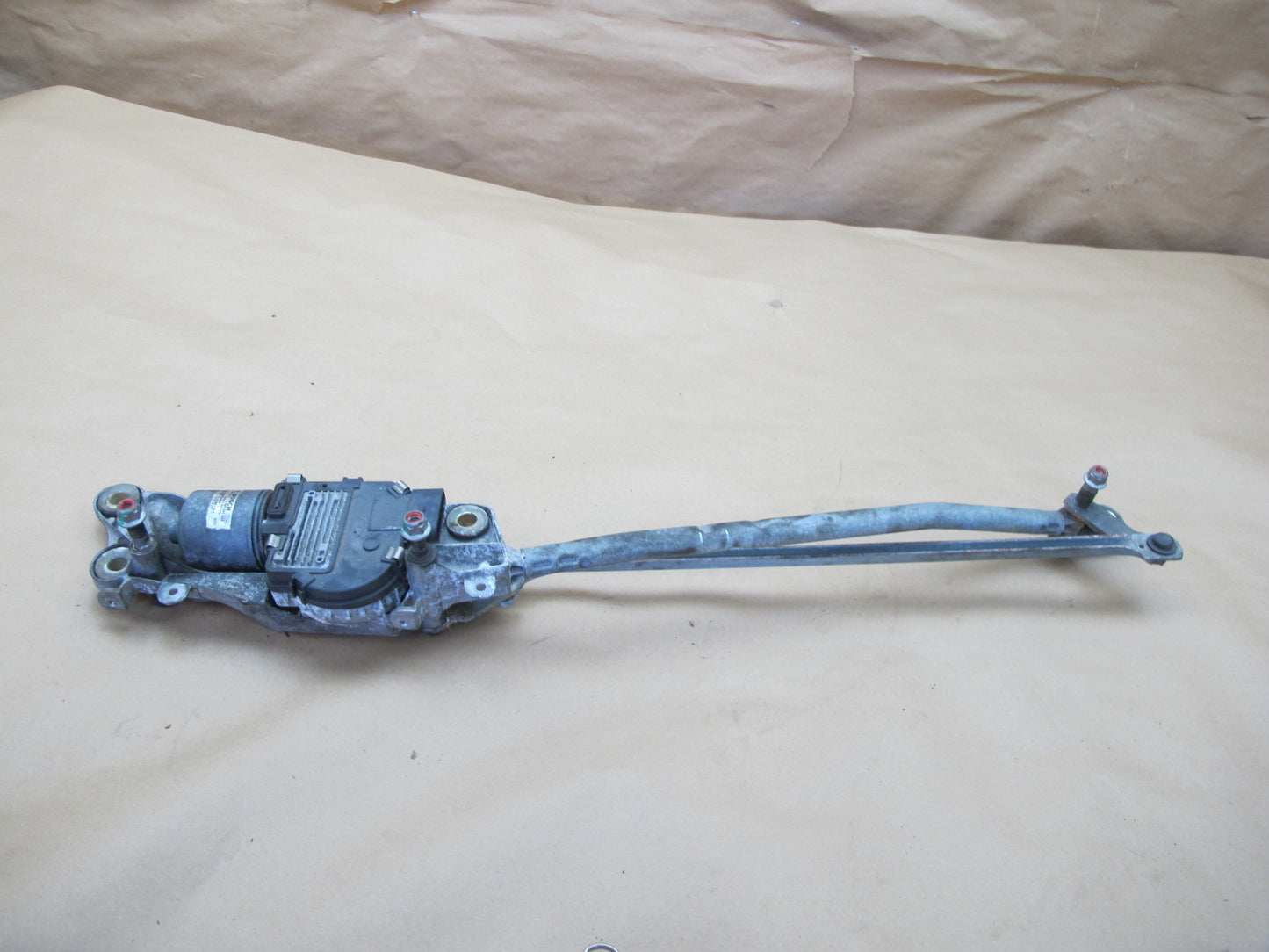 2003-2010 Porsche Cayenne 955 Windshield Wiper Transmission Linkage w Motor