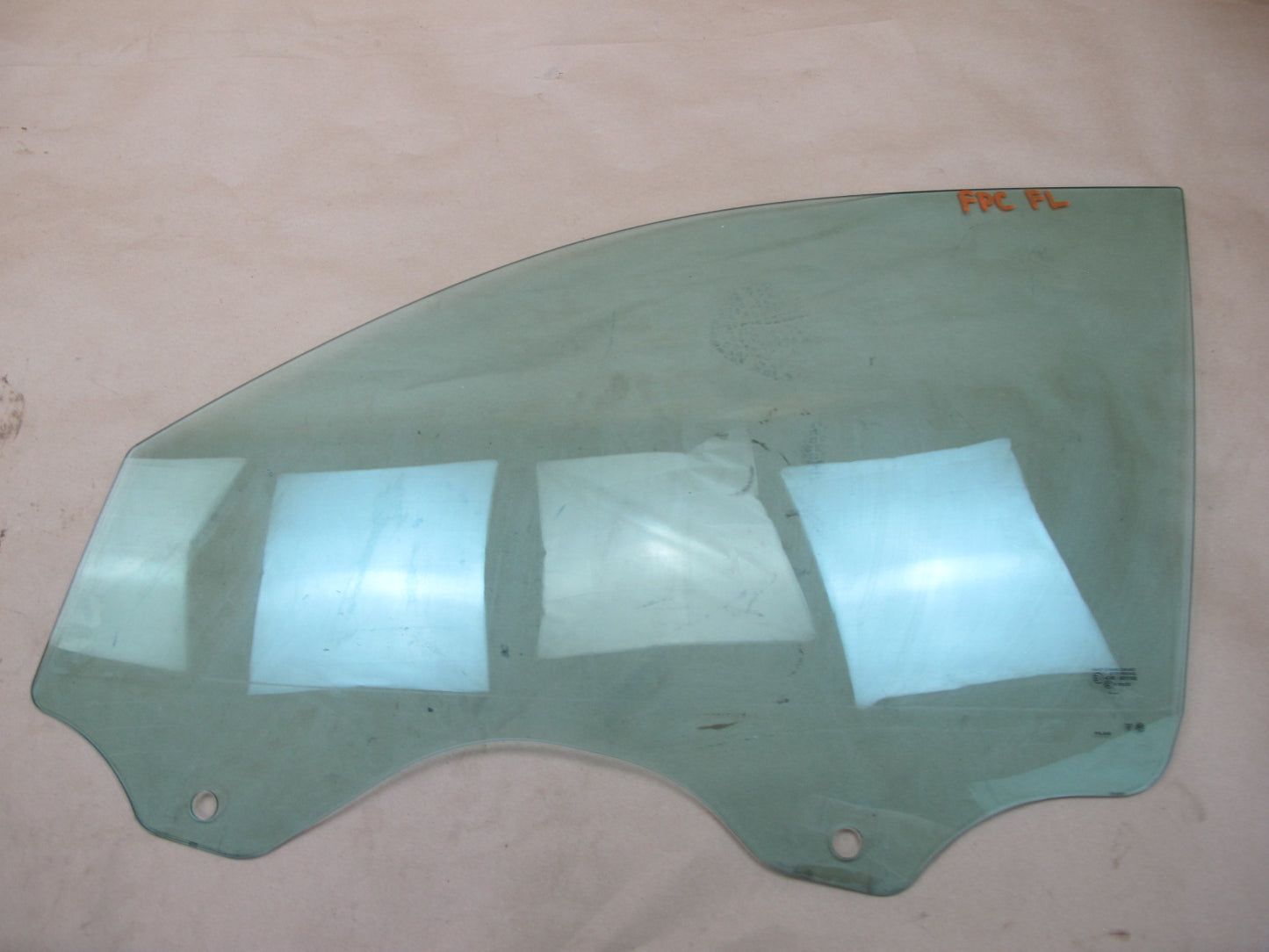 2003-2010 Porsche Cayenne 955 Front Left Door Glass Window