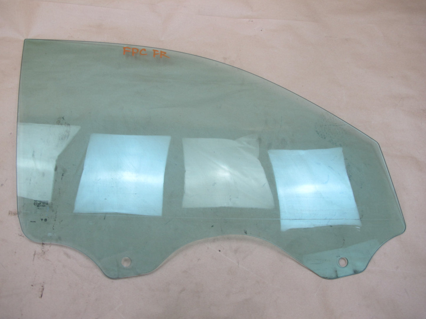 2003-2010 Porsche Cayenne 955 Front Right Door Glass Window