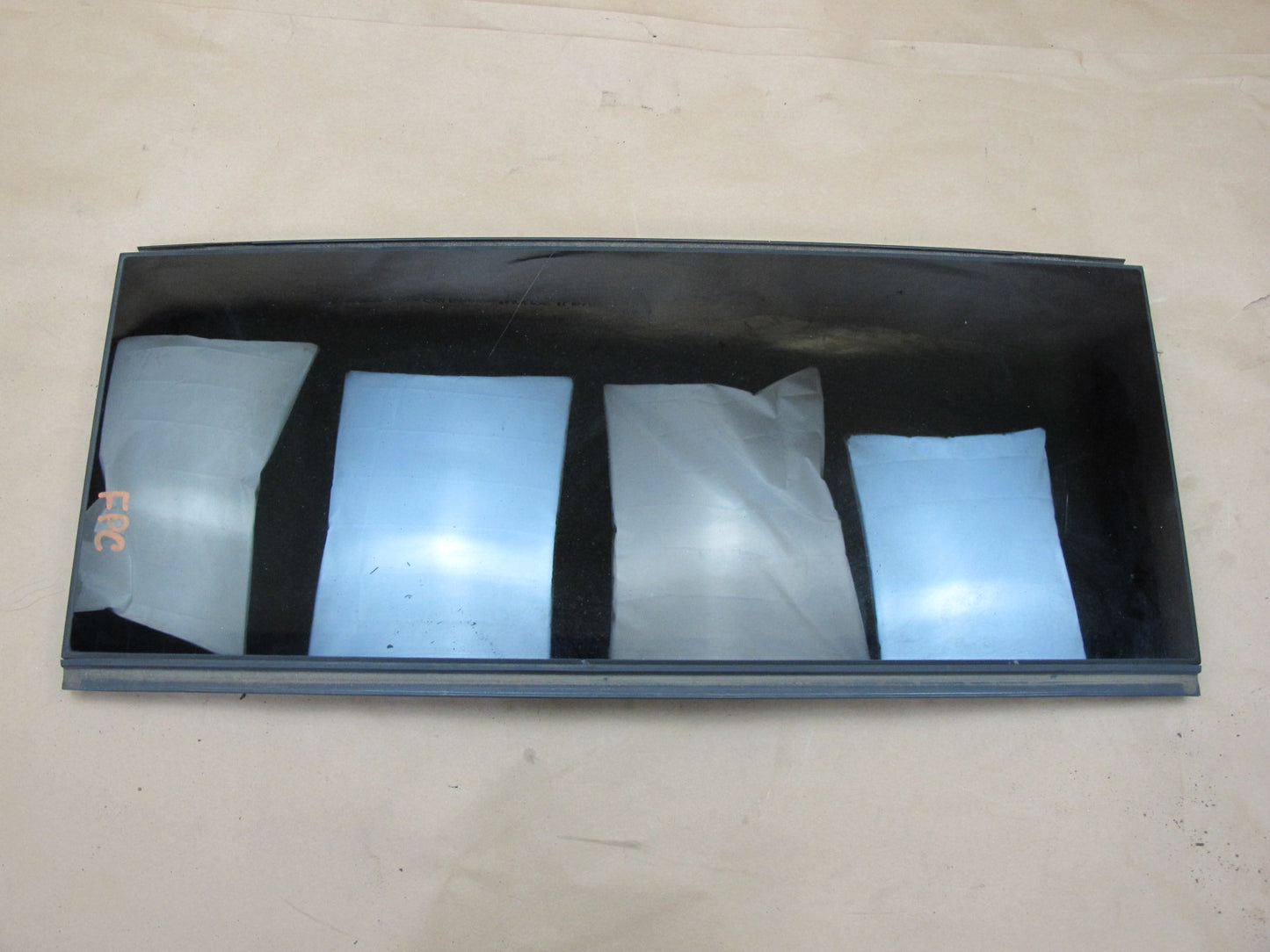 2005-2010 Porsche Cayenne 955 Center Middle Panoramic Roof Glass