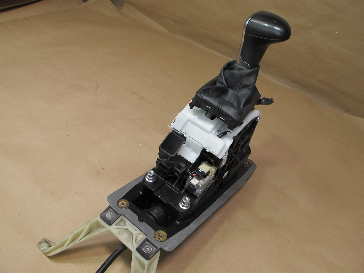 12-15 Audi 4L Q7 3.0L A/T Automatic Transmission Shifter w Cable Assembly OEM