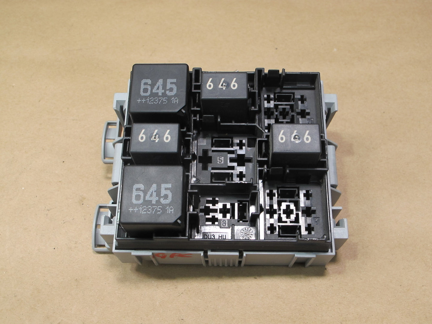 2011-2018 Porsche Cayenne 958 Fuse Relay Box Module Unit