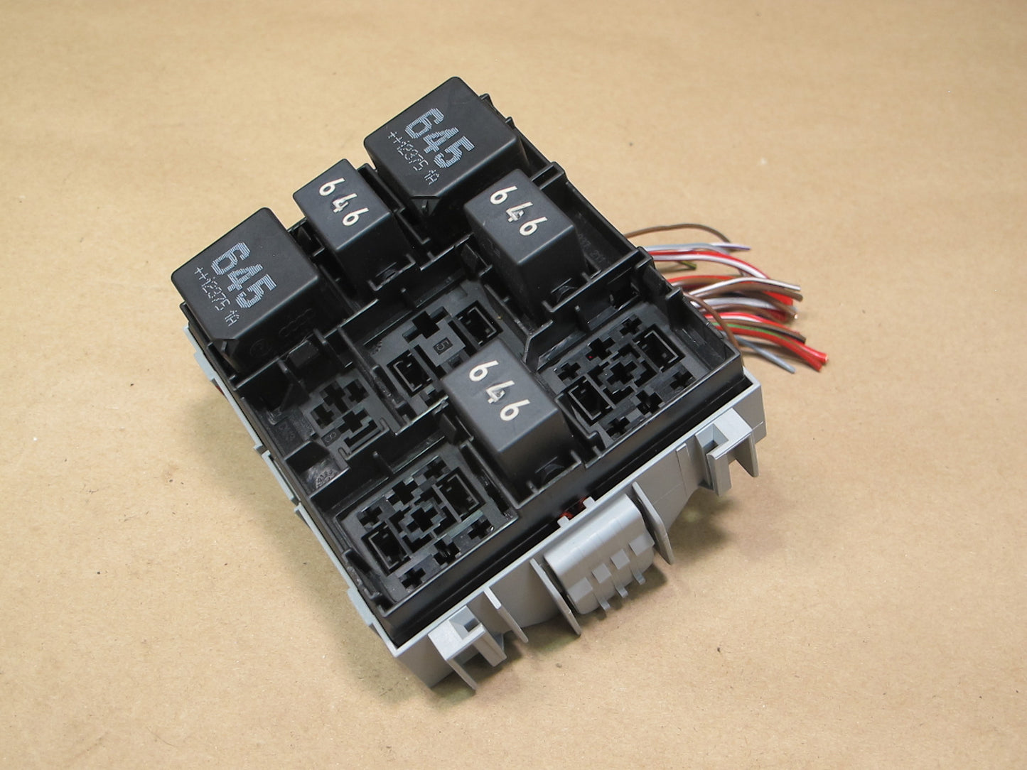 2011-2018 Porsche Cayenne 958 Fuse Relay Box Module Unit