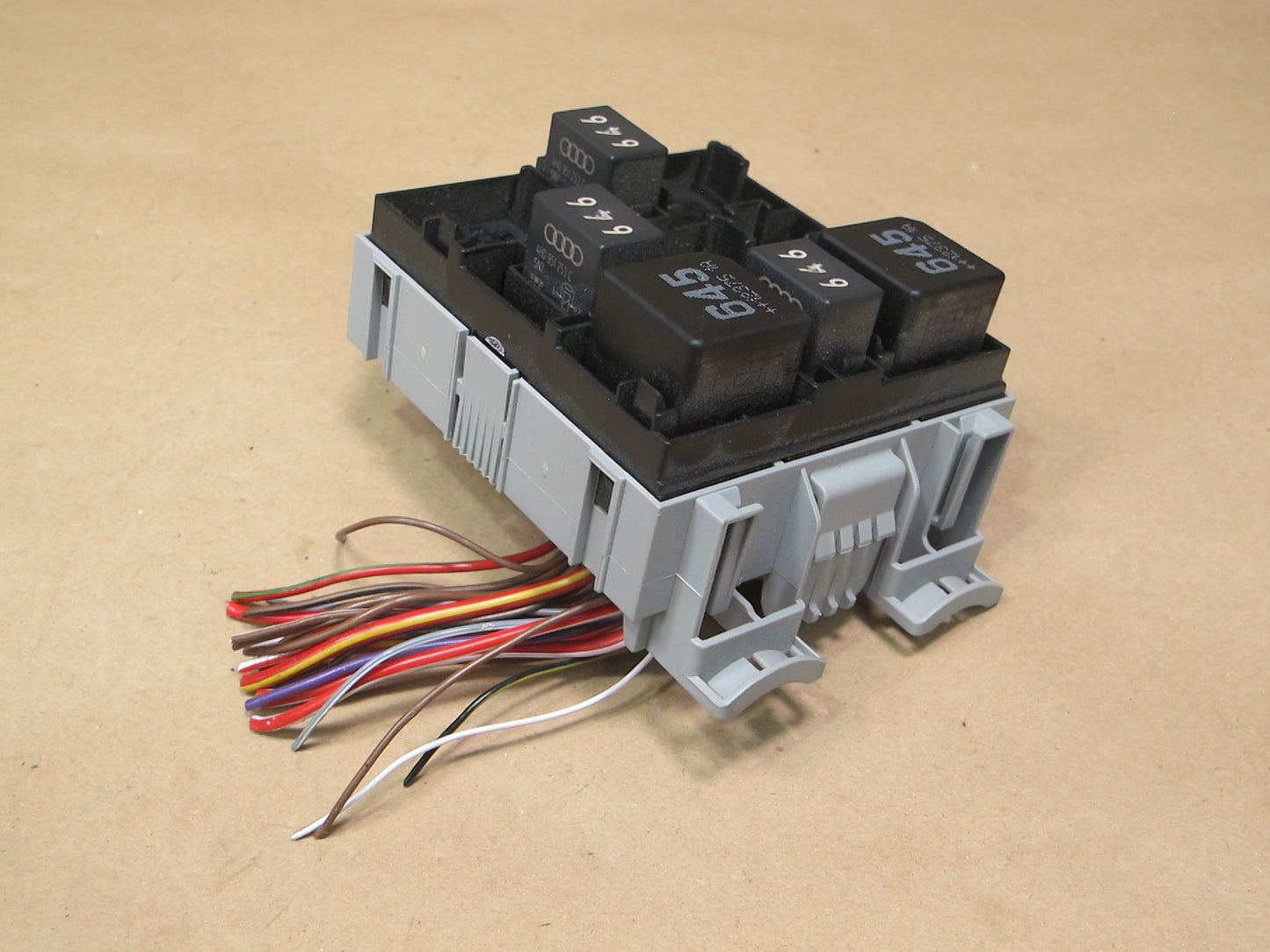 2011-2018 Porsche Cayenne 958 Fuse Relay Box Module Unit