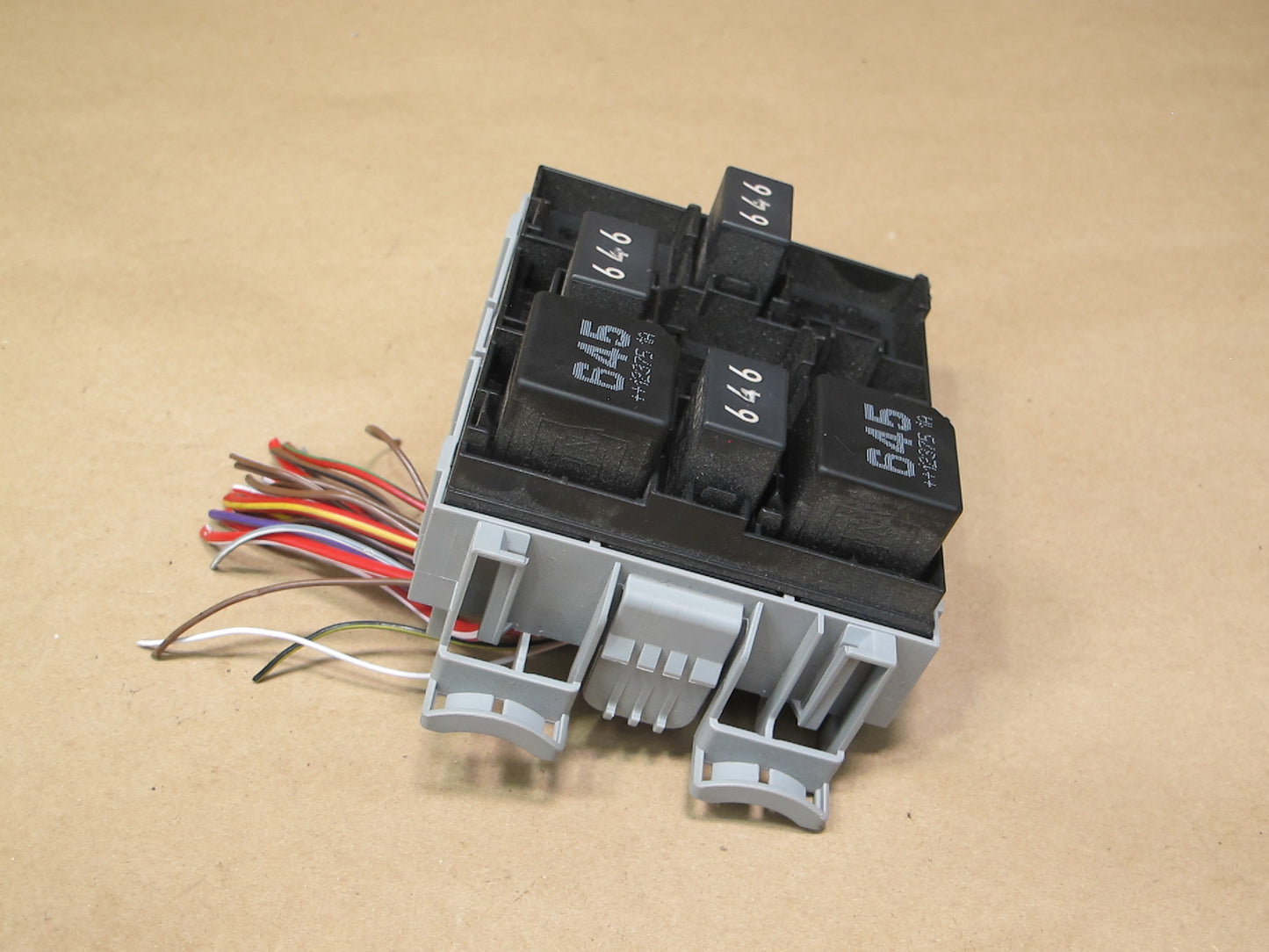 2011-2018 Porsche Cayenne 958 Fuse Relay Box Module Unit