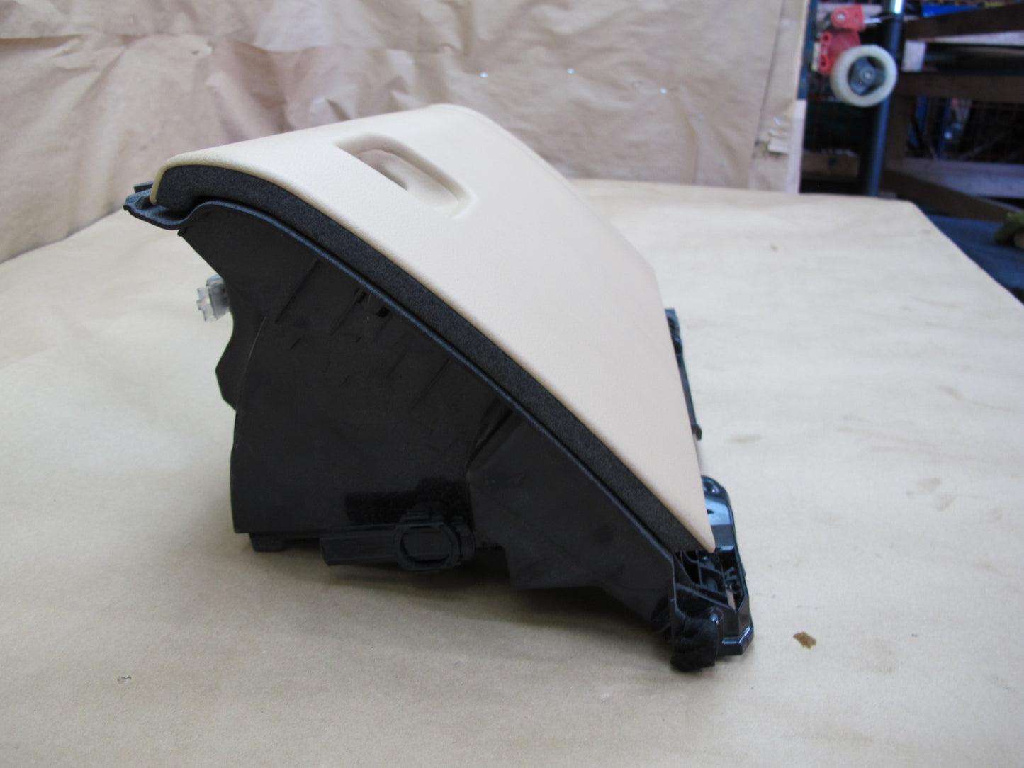 2011-2018 Porsche Cayenne 958 Glove Box Storage Compartment 7P5857095T