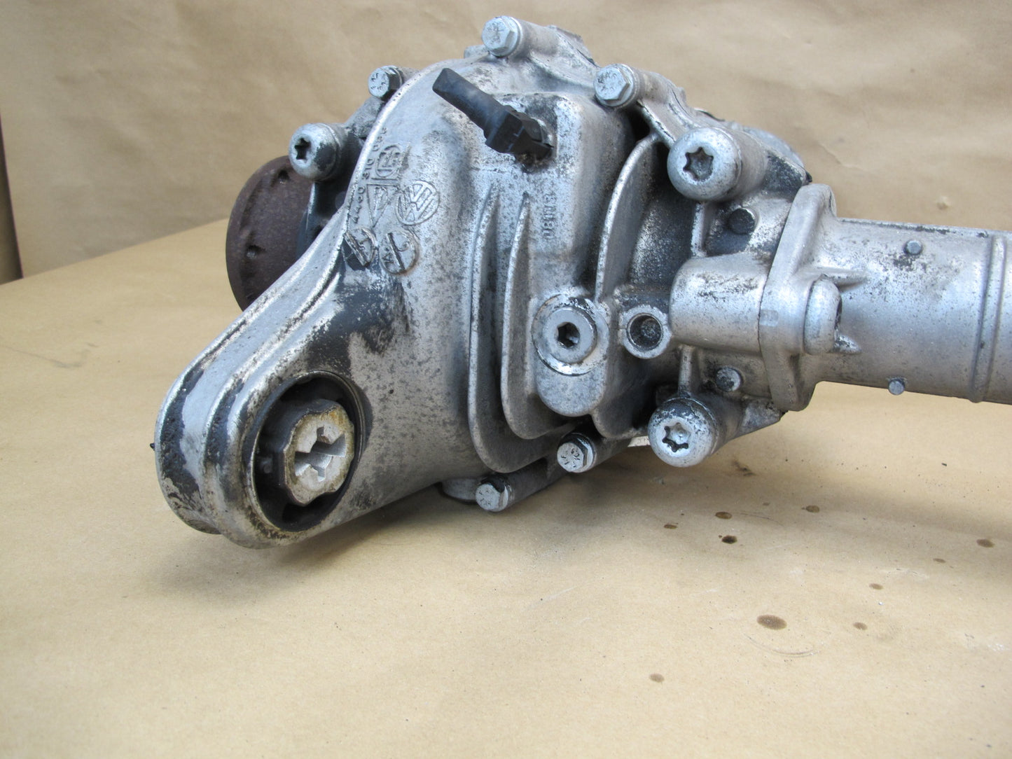 2013-2014 Porsche Cayenne GTS 958 4.8L Front Differential Carrier 3.70 Ratio