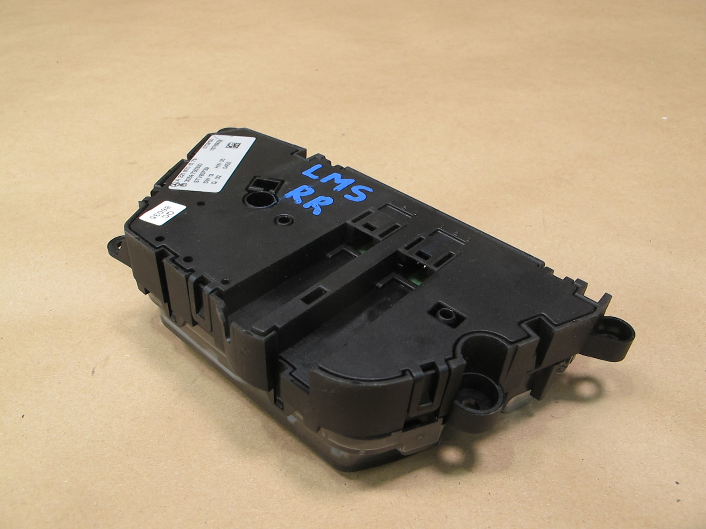 07-13 Mercedes W221 S550 S600 Rear Right Seat Adjust Switch 2218701579