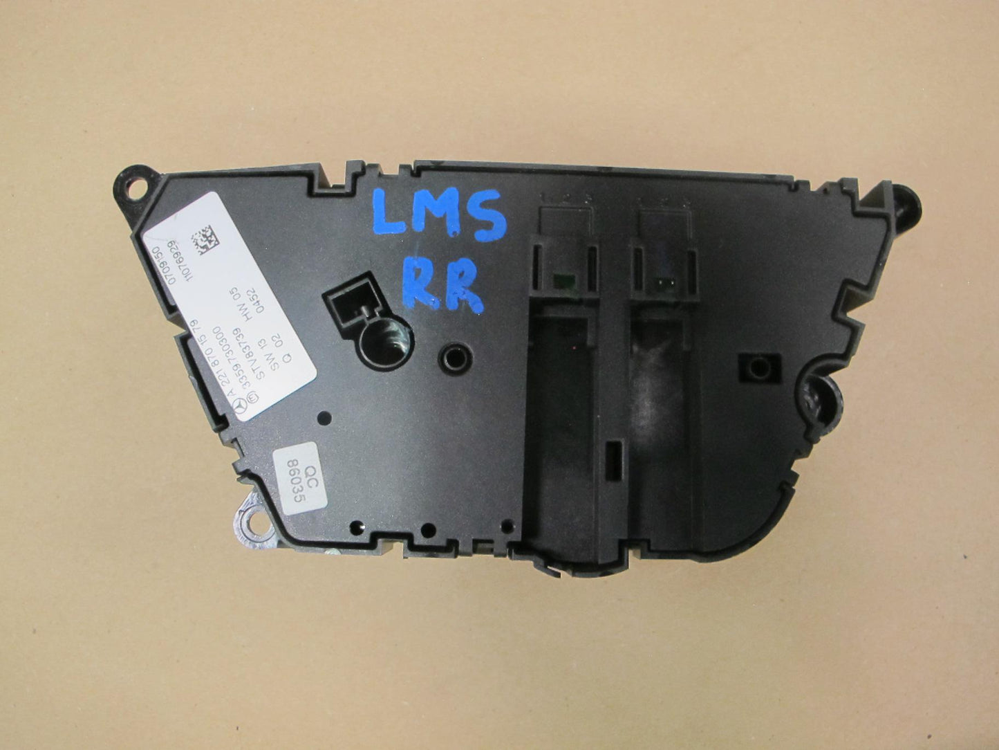 07-13 Mercedes W221 S550 S600 Rear Right Seat Adjust Switch 2218701579