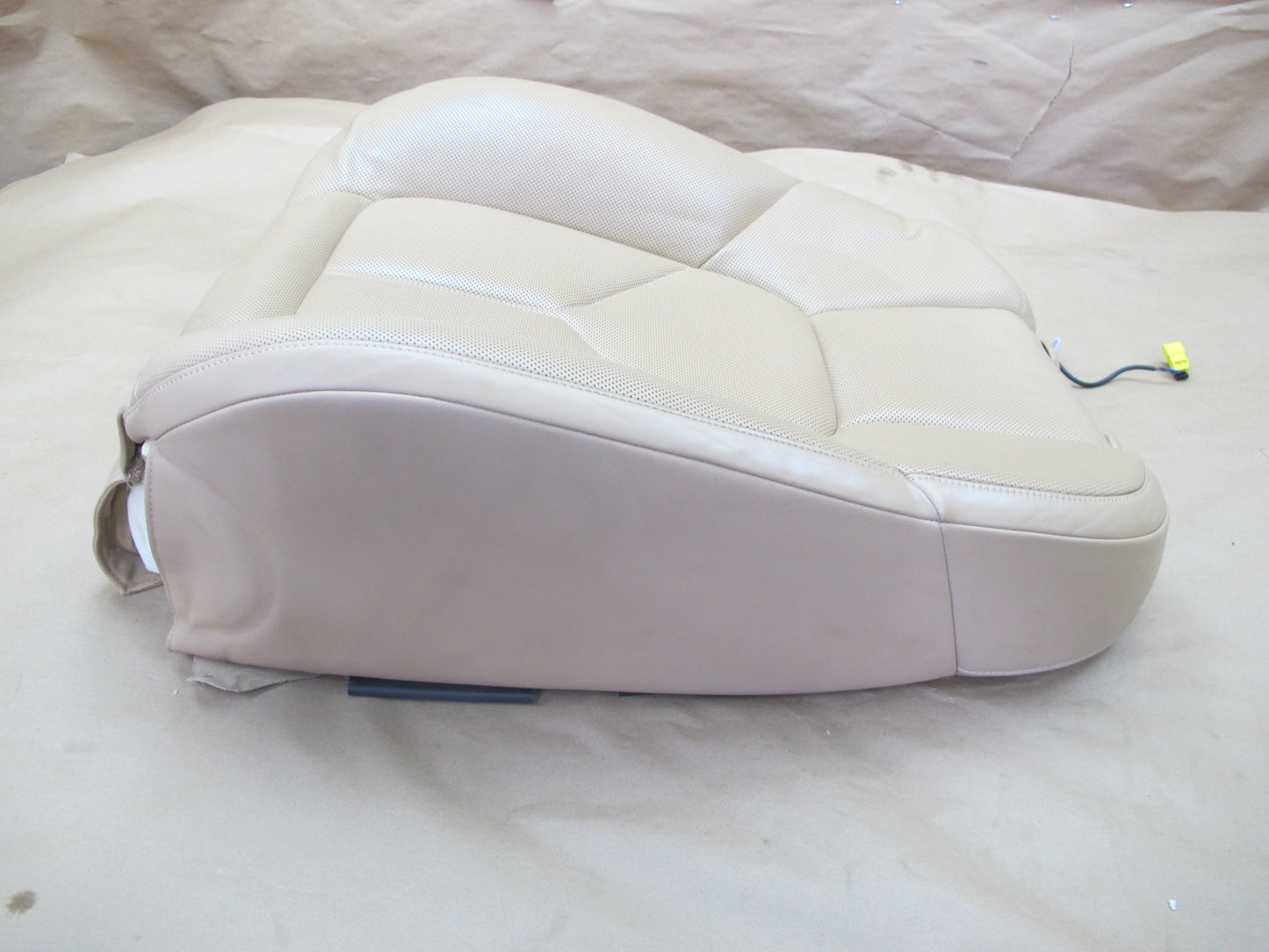 2011-2018 Porsche Cayenne 958 Front Seat Right Side Upper Leather Cushion Beige