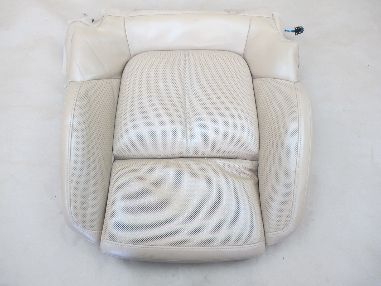 2011-2018 Porsche Cayenne 958 Front Seat Right Side Lower Leather Cushion Beige