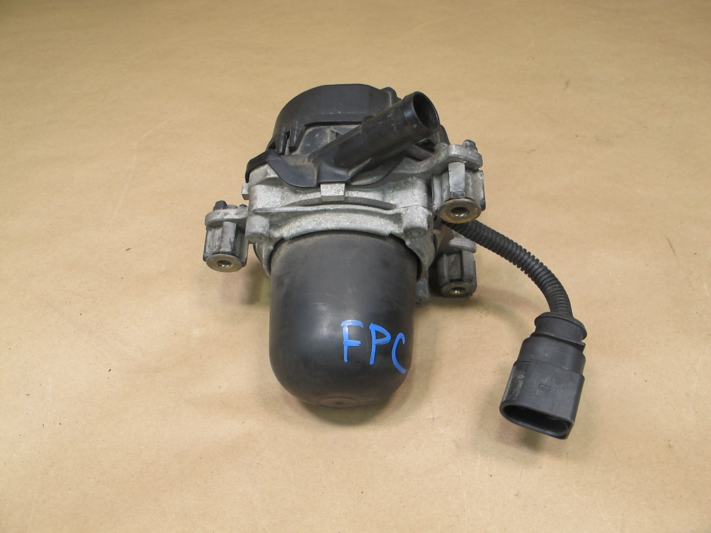 2003-2006 Porsche Cayenne 955 Right Secondary Smog Emission Air Pump 7L5959253D