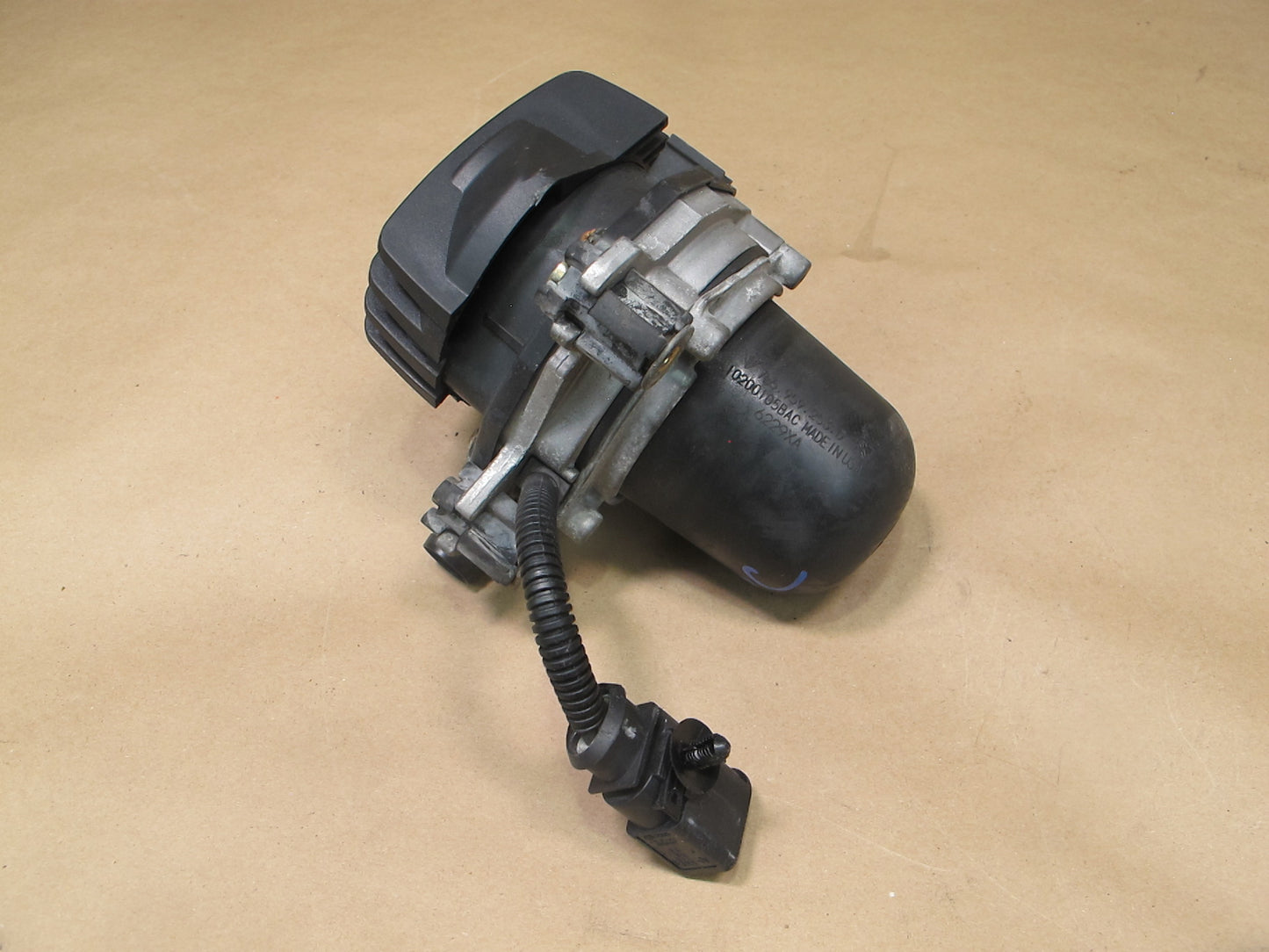 2003-2006 Porsche Cayenne 955 Right Secondary Smog Emission Air Pump 7L5959253D