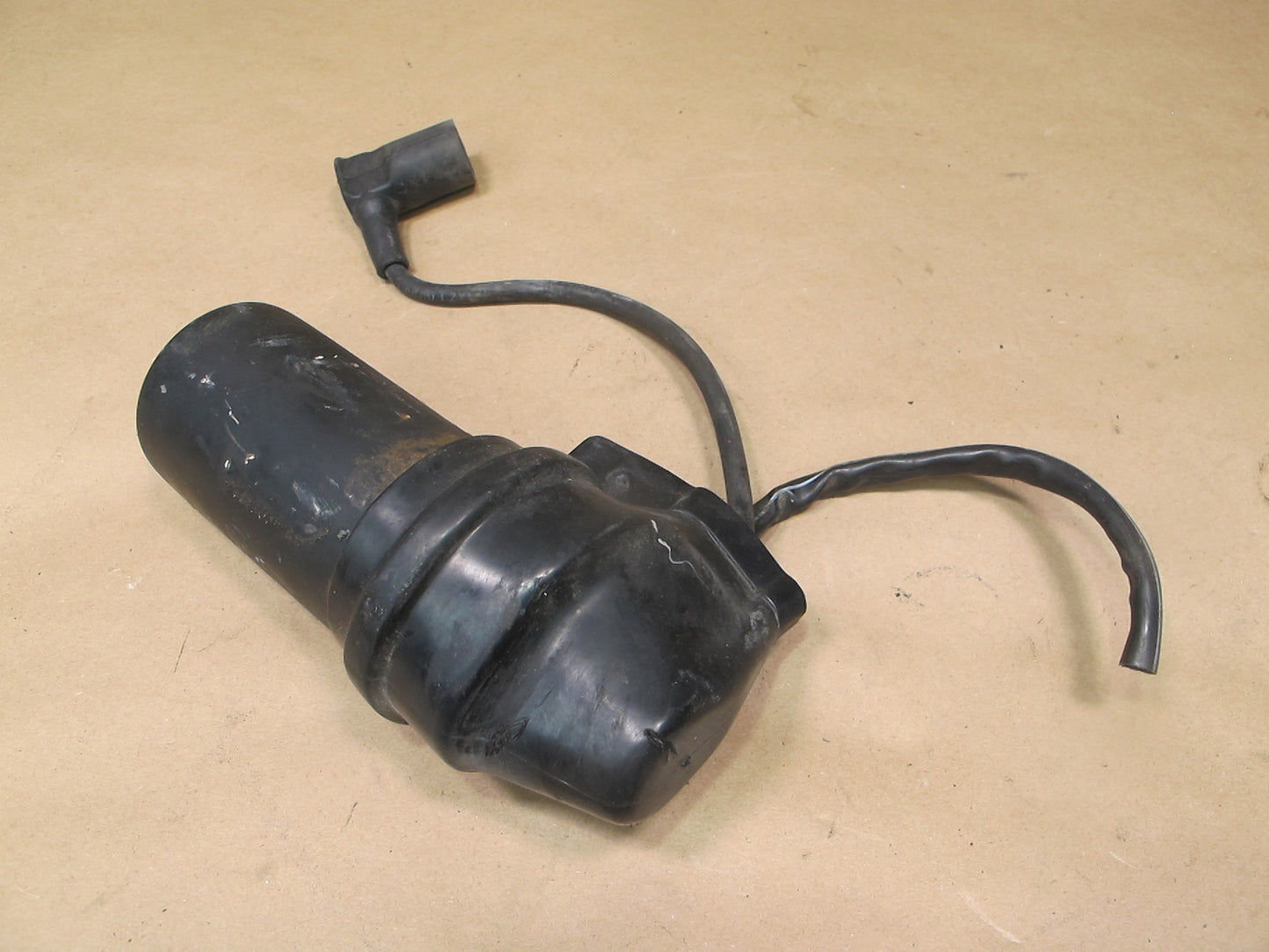 86-89 Porsche 944 Turbo 951 2.5L M44.51 Engine Ignition Coil w Cover OEM