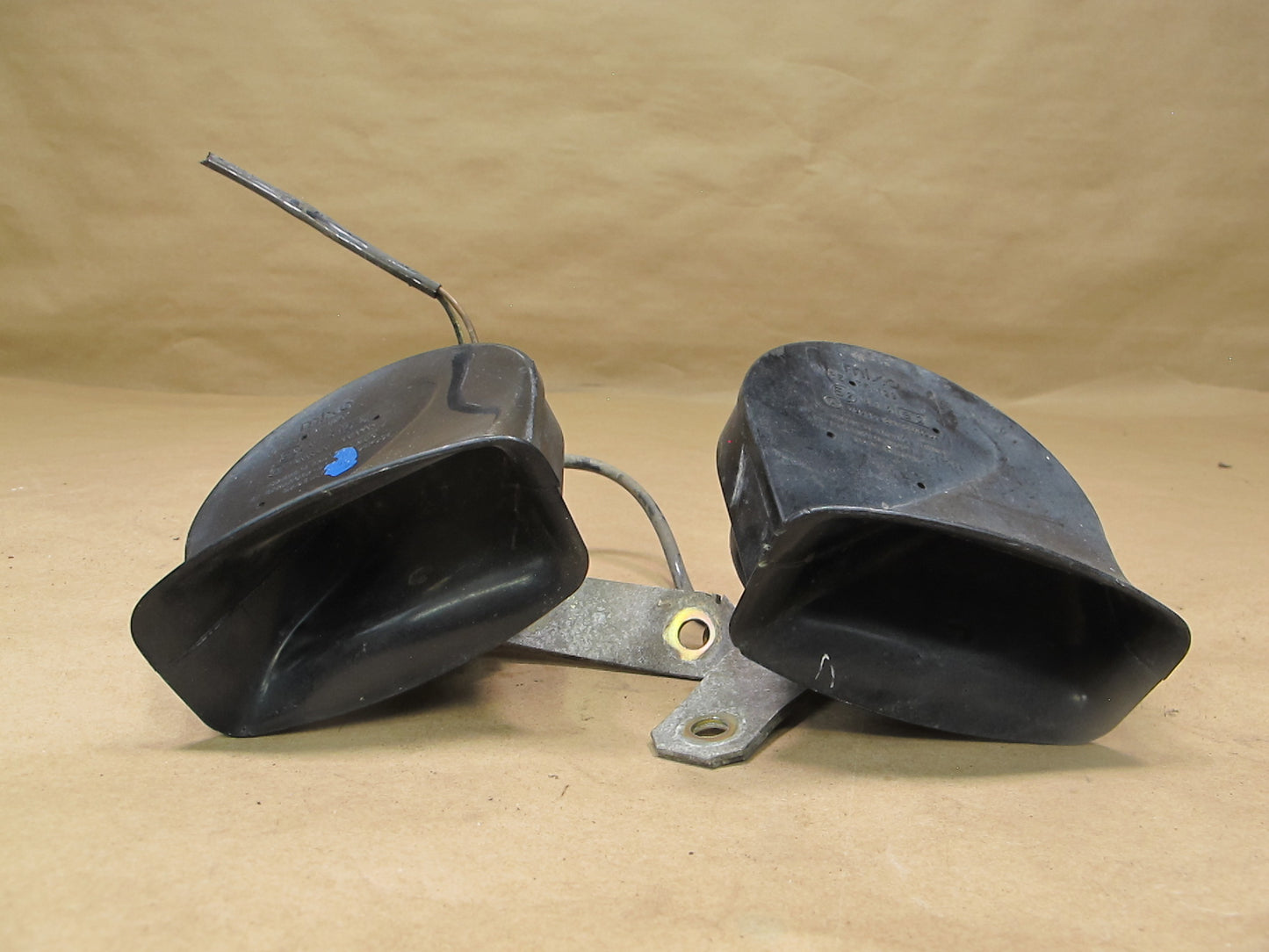 84-91 Porsche 944 Set of 2 High & Low Tone Note Pitch Horn Signal OEM