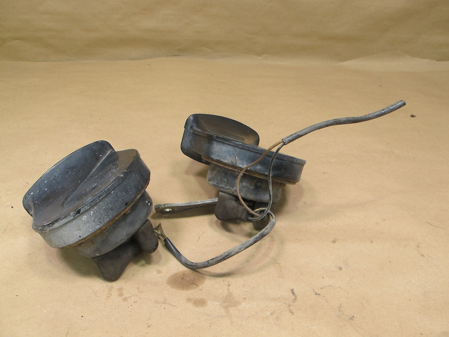 84-91 Porsche 944 Set of 2 High & Low Tone Note Pitch Horn Signal OEM