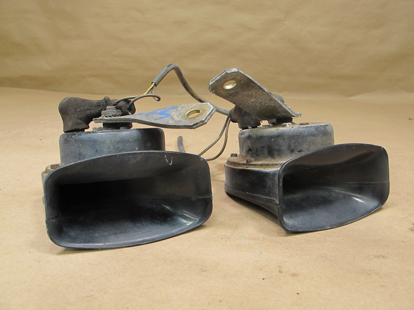 84-91 Porsche 944 Set of 2 High & Low Tone Note Pitch Horn Signal OEM