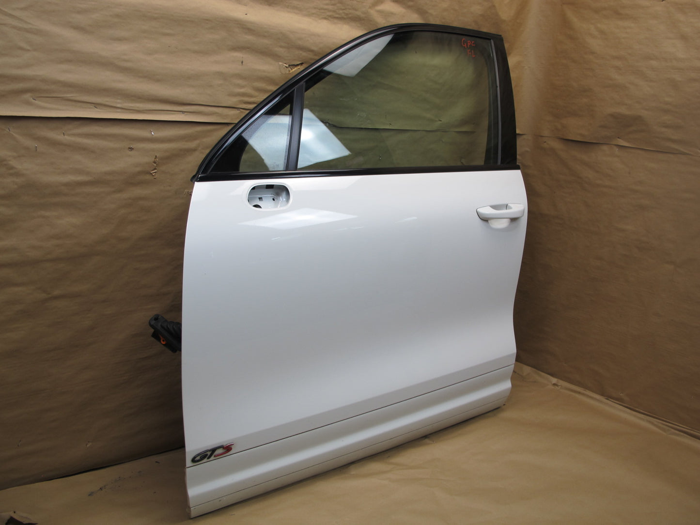 2011-2018 Porsche Cayenne 958 GTS Front Left Side Door Shell Panel W/ Glass