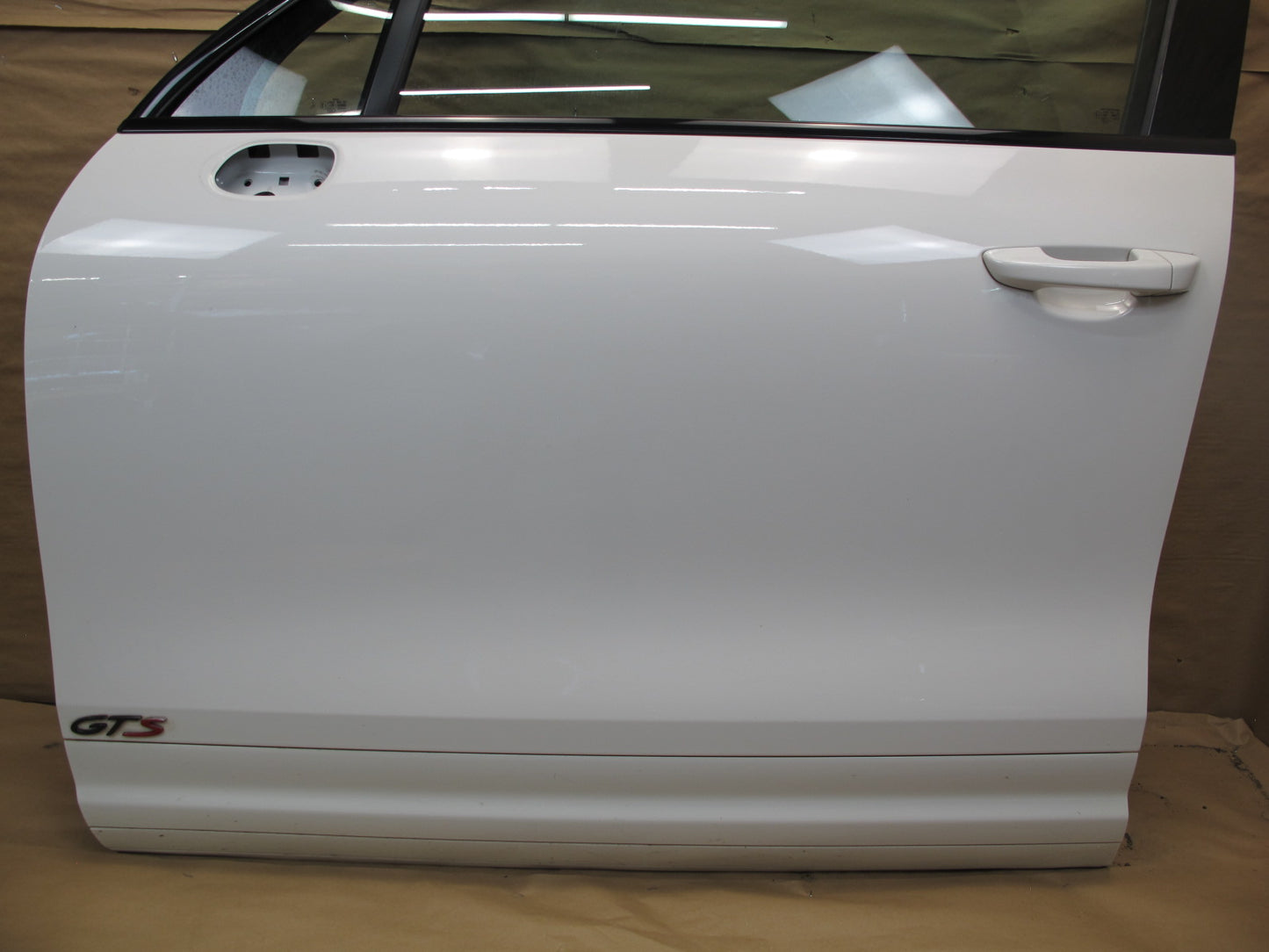 2011-2018 Porsche Cayenne 958 GTS Front Left Side Door Shell Panel W/ Glass