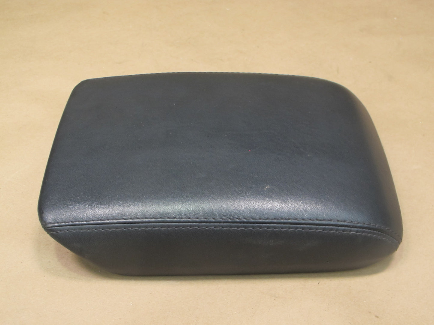 08-16 Audi 8T A5 S5 Center Console Leather Armrest Lid Cover OEM