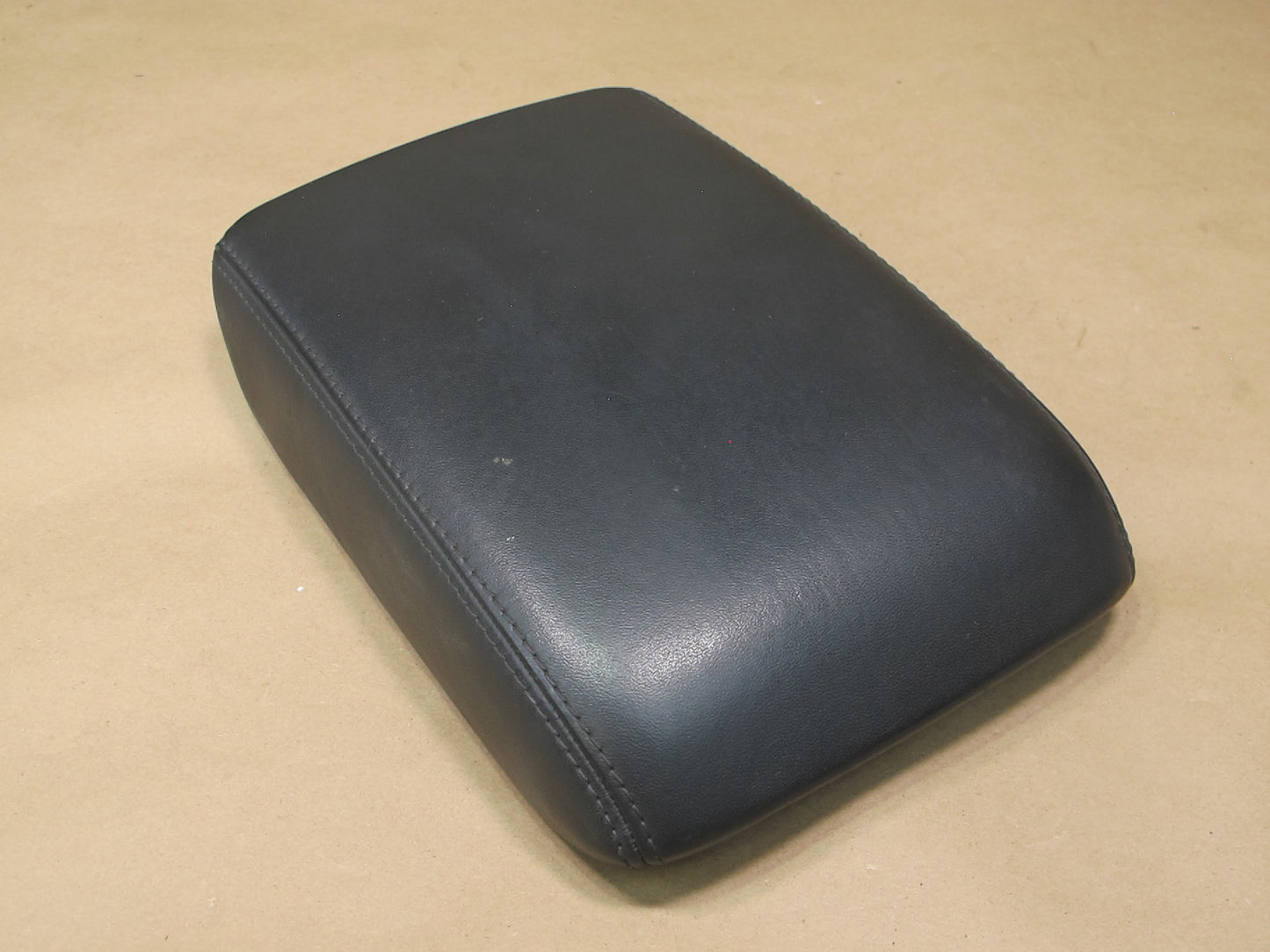 08-16 Audi 8T A5 S5 Center Console Leather Armrest Lid Cover OEM