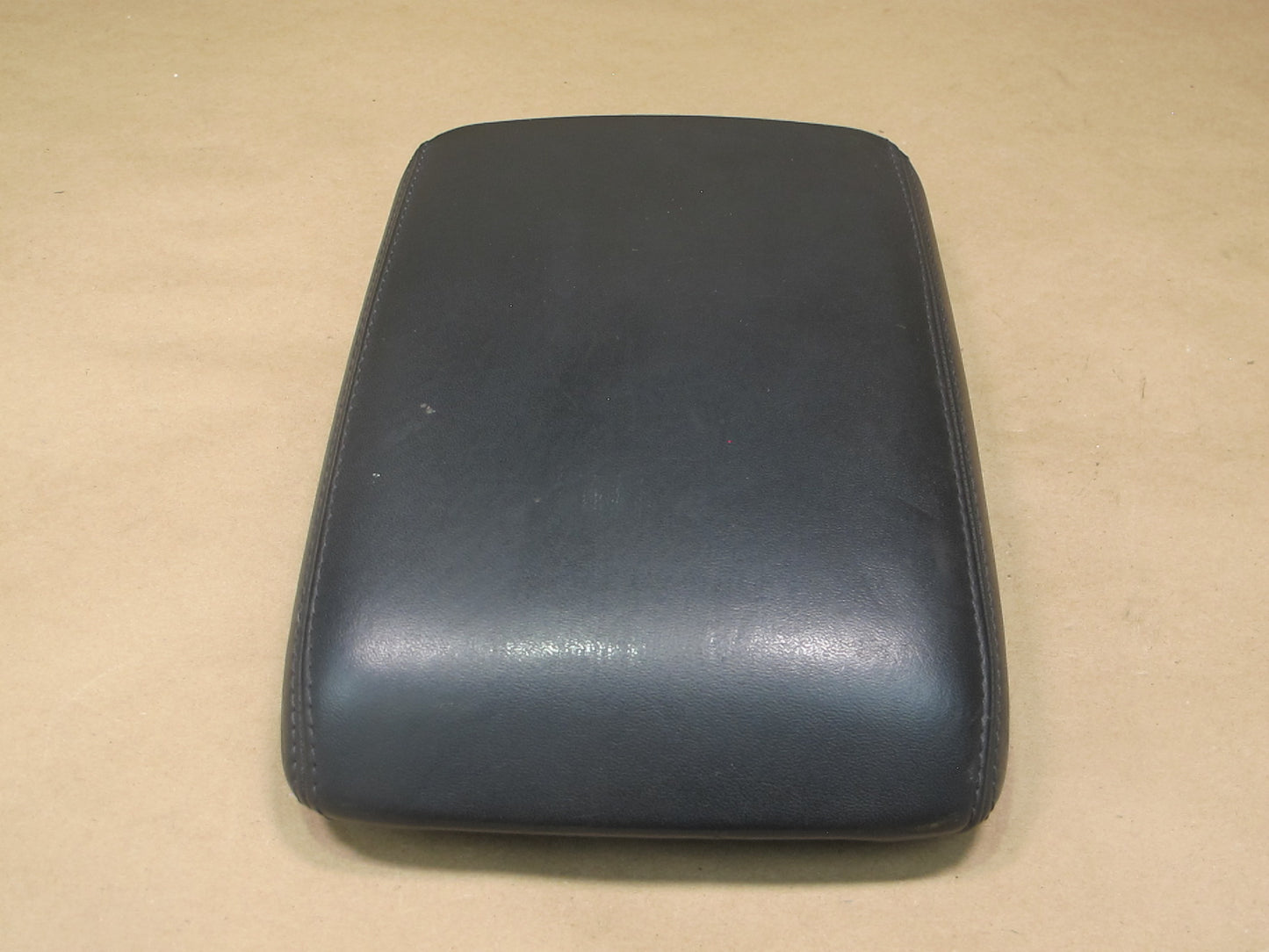 08-16 Audi 8T A5 S5 Center Console Leather Armrest Lid Cover OEM