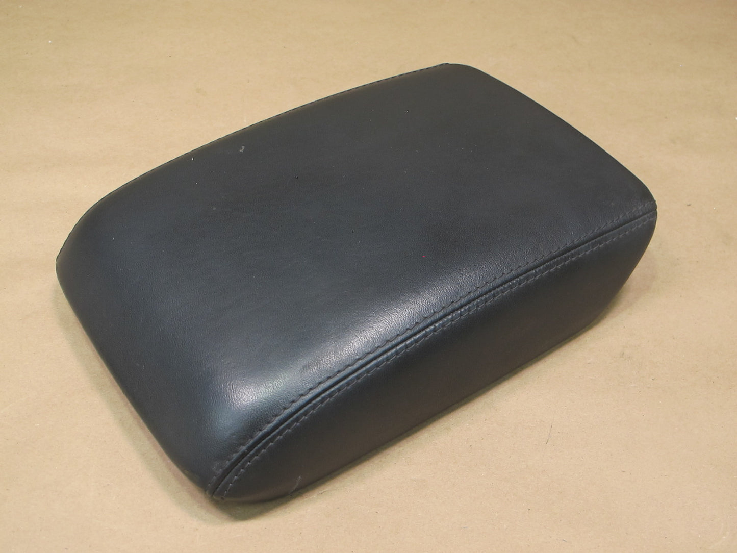 08-16 Audi 8T A5 S5 Center Console Leather Armrest Lid Cover OEM