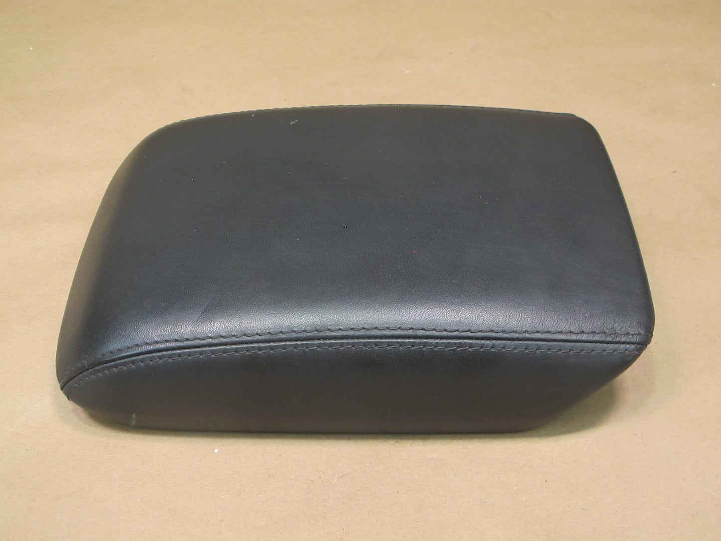 08-16 Audi 8T A5 S5 Center Console Leather Armrest Lid Cover OEM