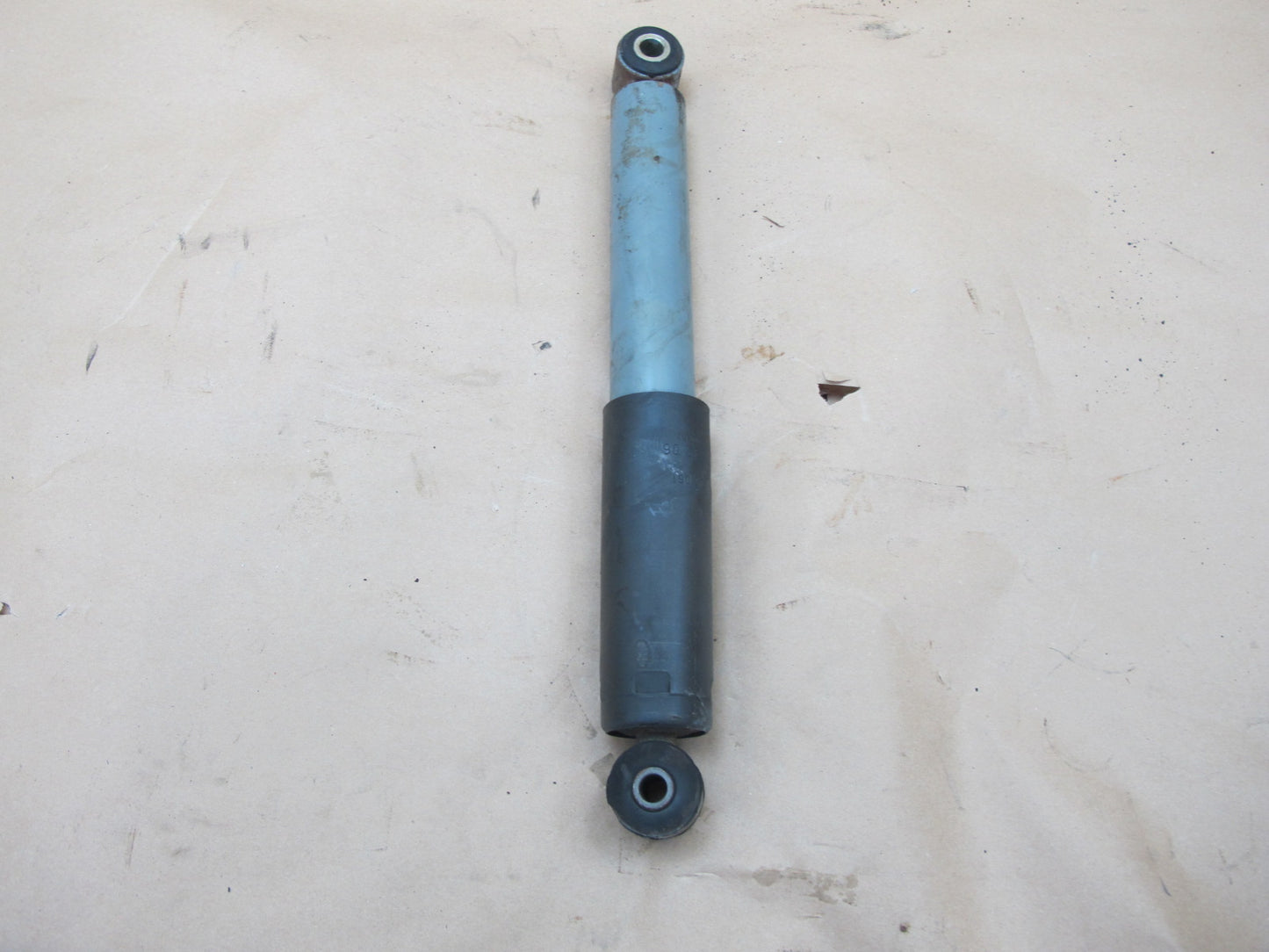 86-89 Porsche 944 Turbo 951 Set of 2 Rear Strut Shock Absorber OEM